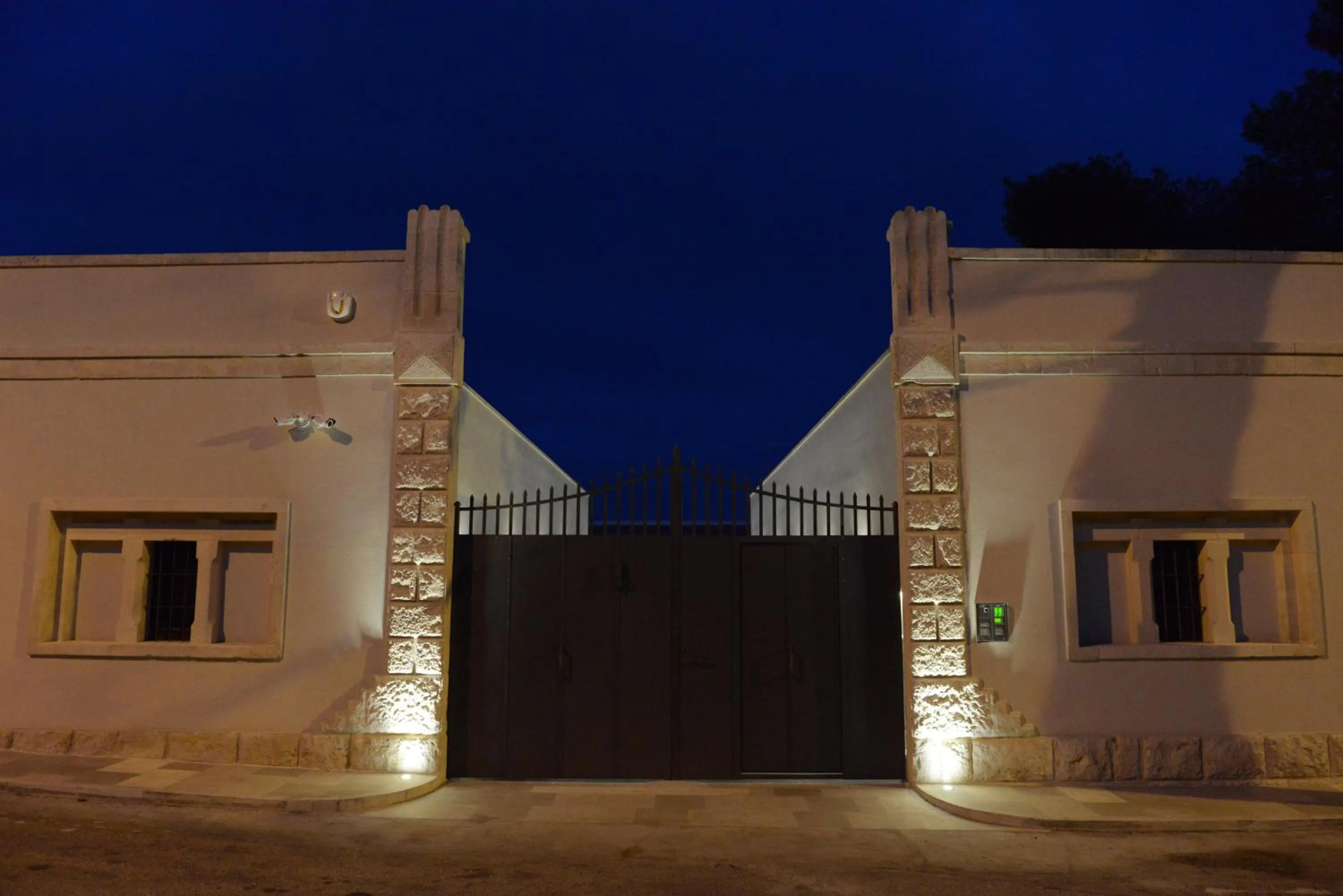 Facade/entrance in Domus Antiqua Residence