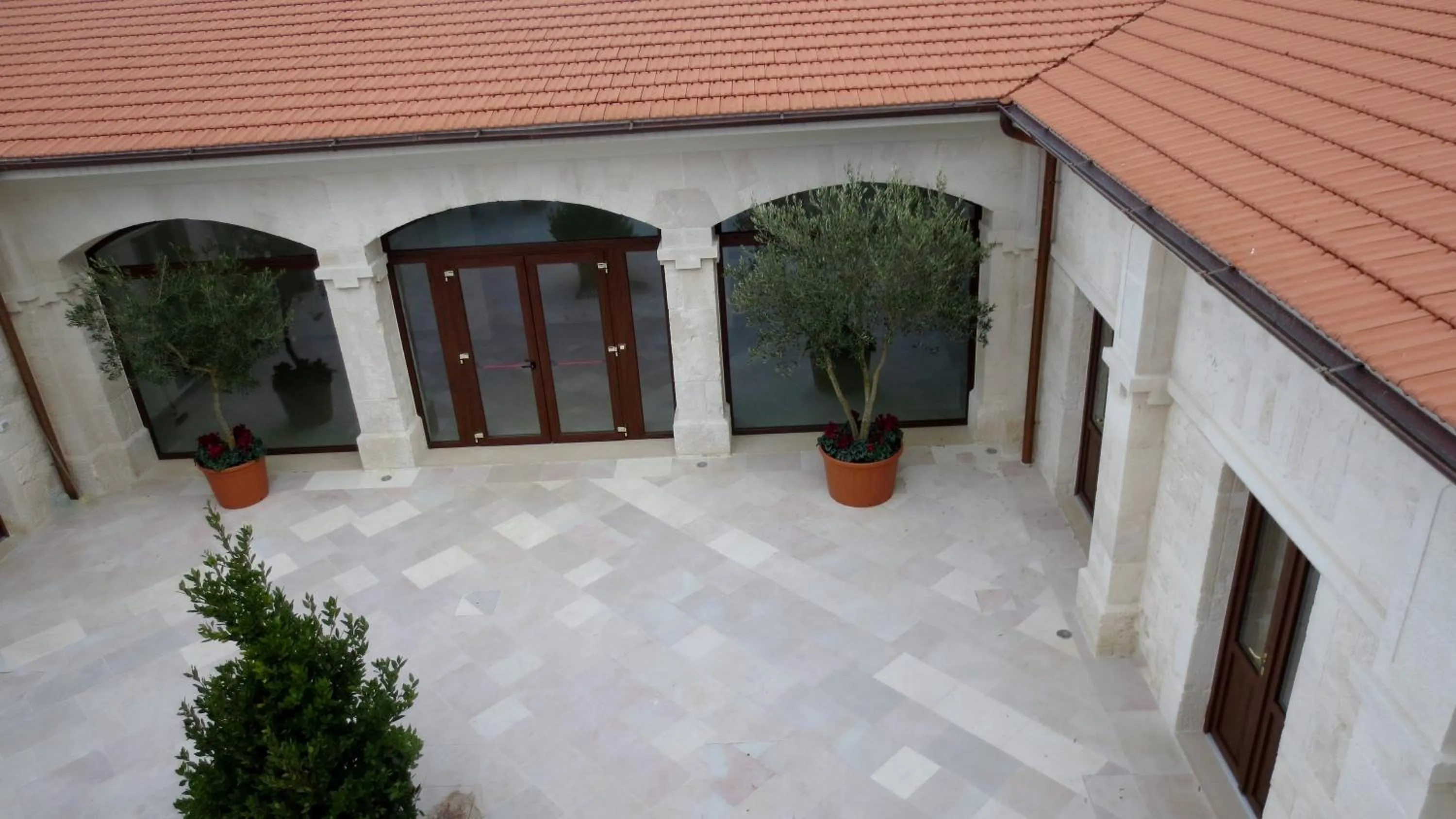 Day in Domus Antiqua Residence