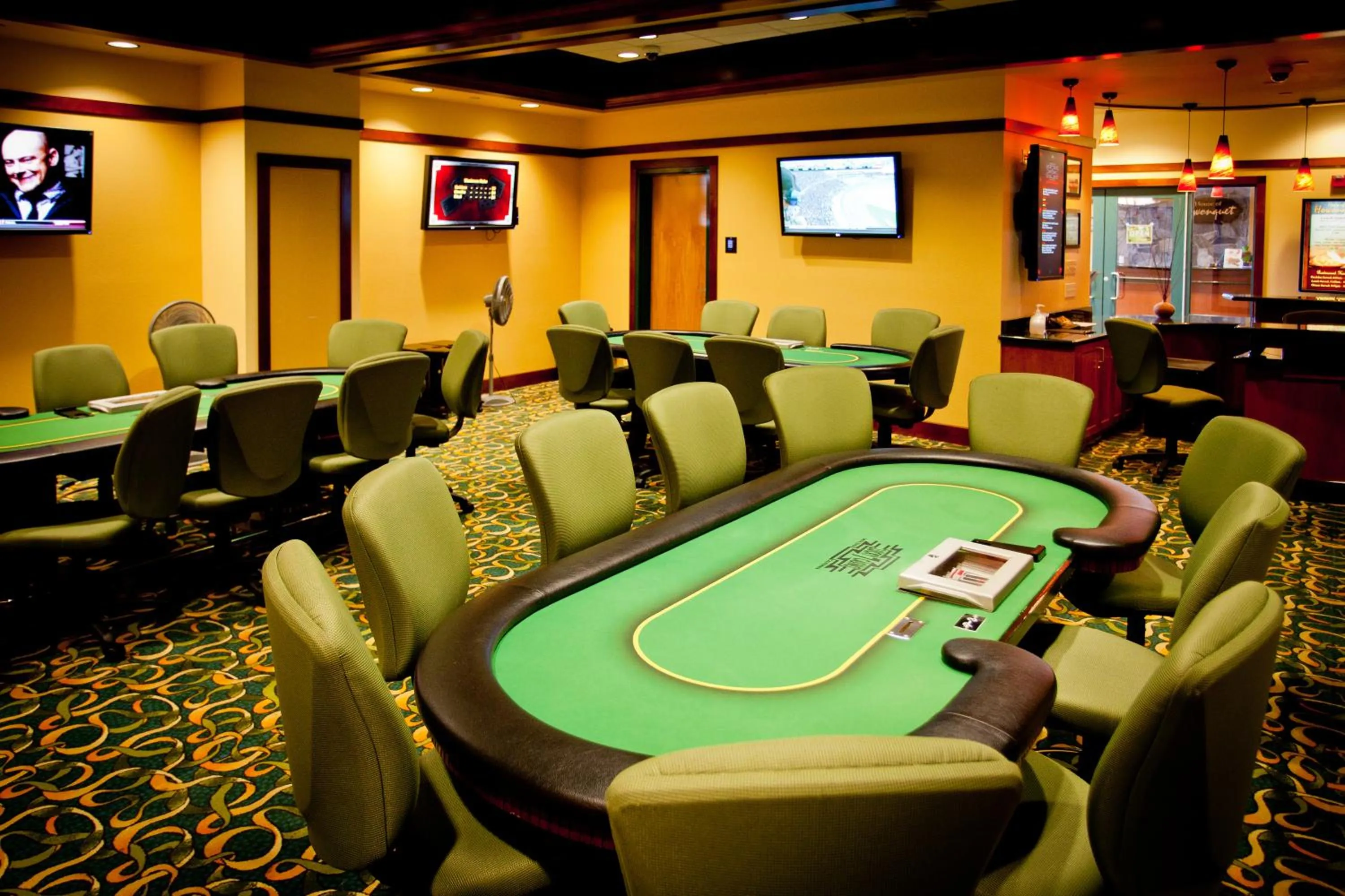 Casino in Lucky 7 Casino & Hotel (Howonquet Lodge)