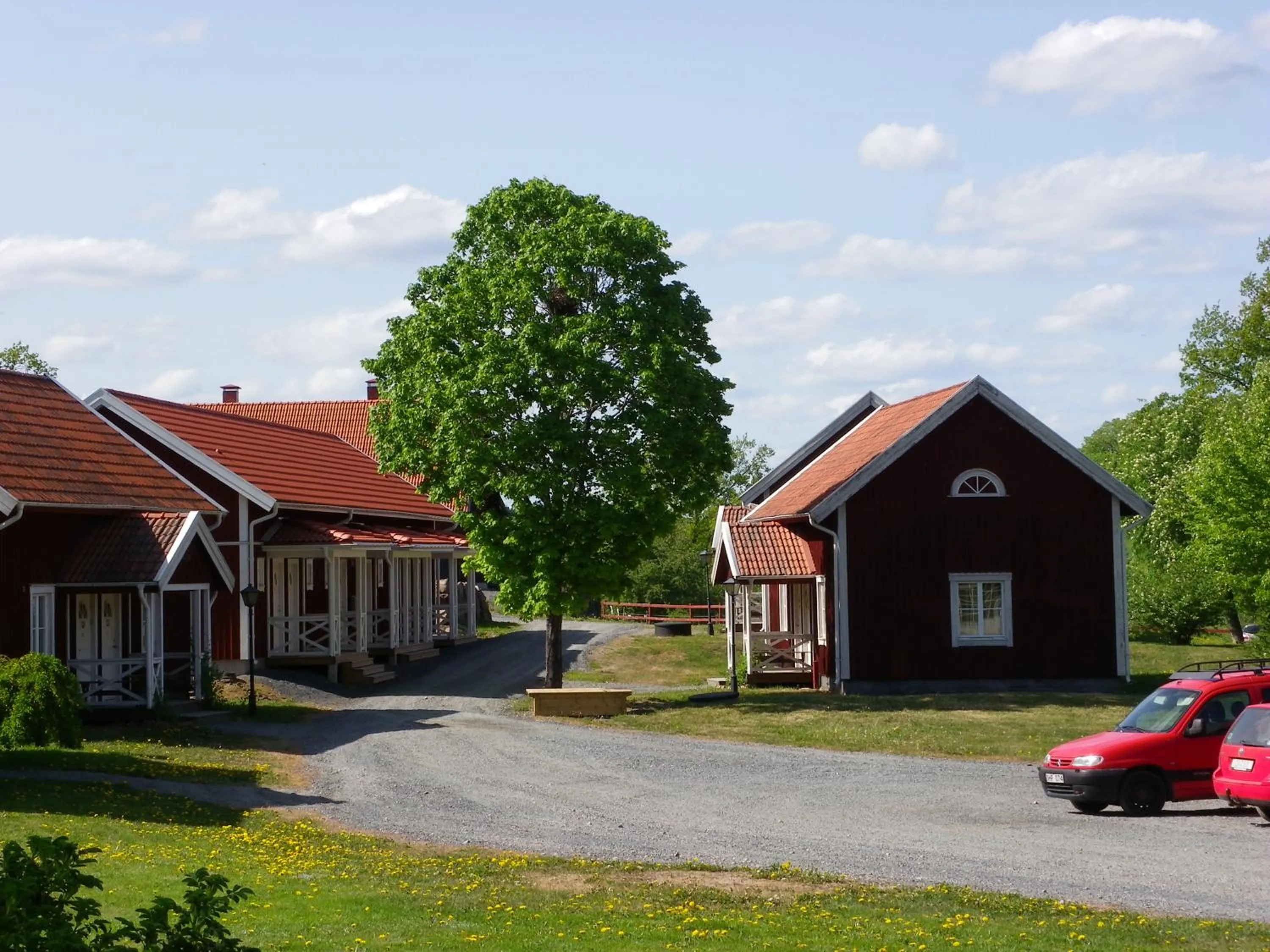 Facade/entrance in Wallby Säteri