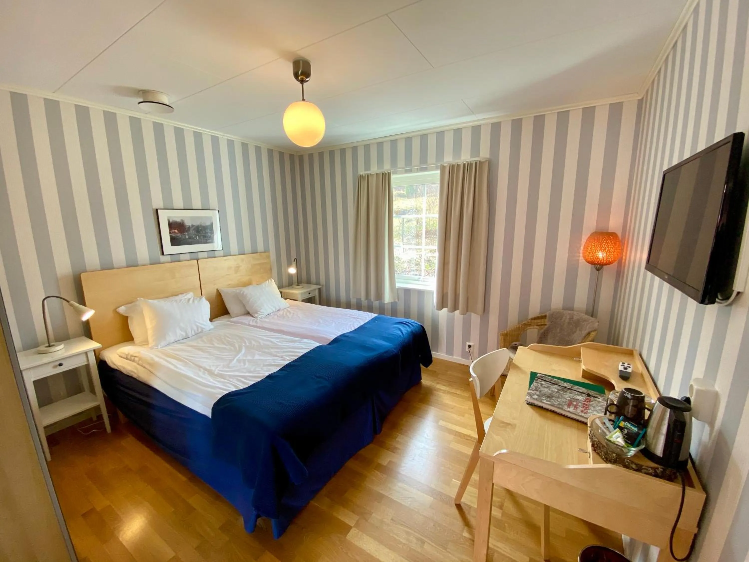 Photo of the whole room, Bed in Wallby Säteri