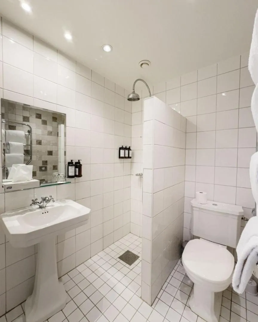 Bathroom in Waxholms Hotell