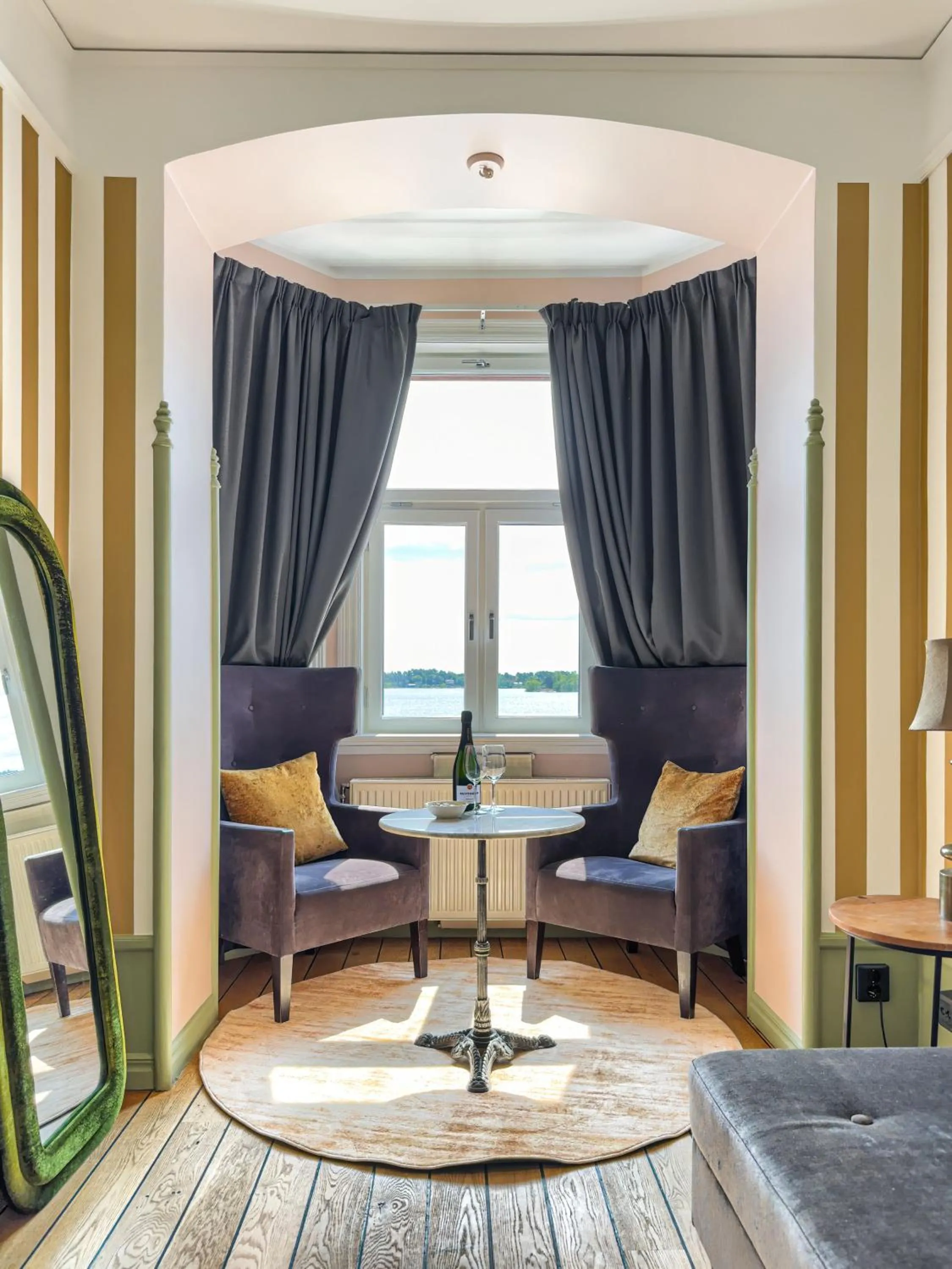 Seating area in Waxholms Hotell