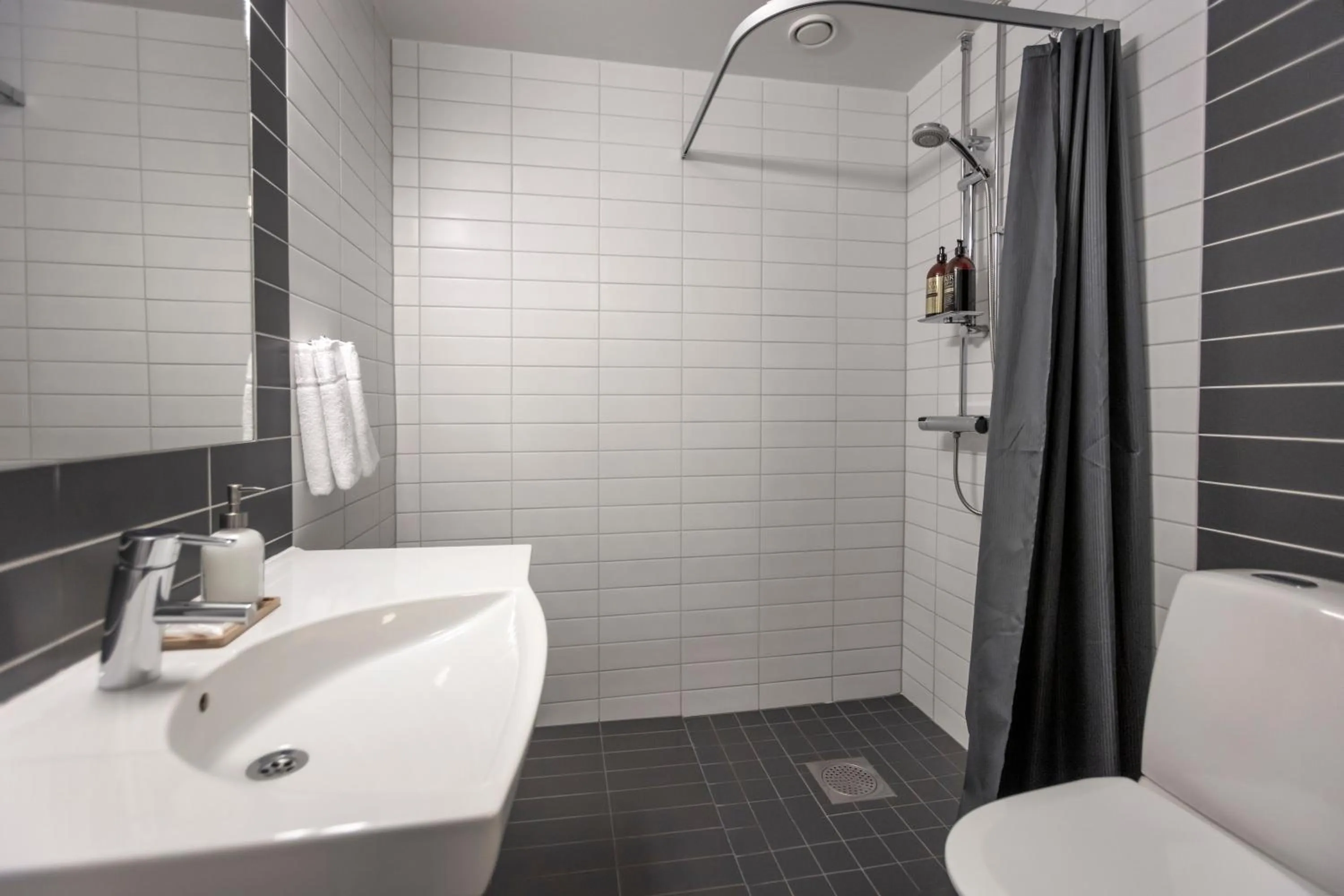 Bathroom in Hotell Skövde