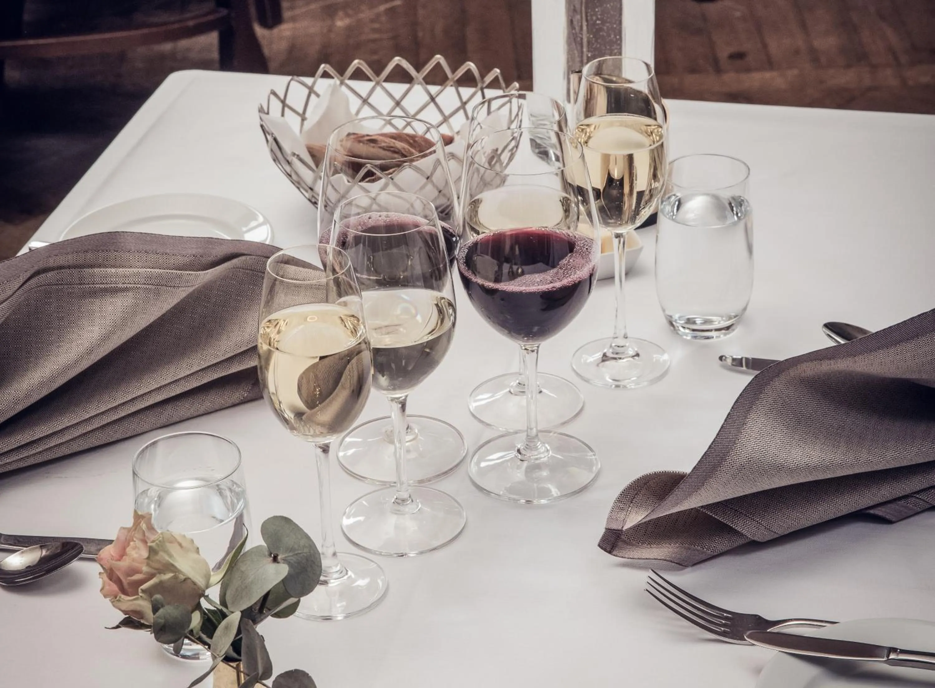 Restaurant/places to eat in Bjertorp Slott