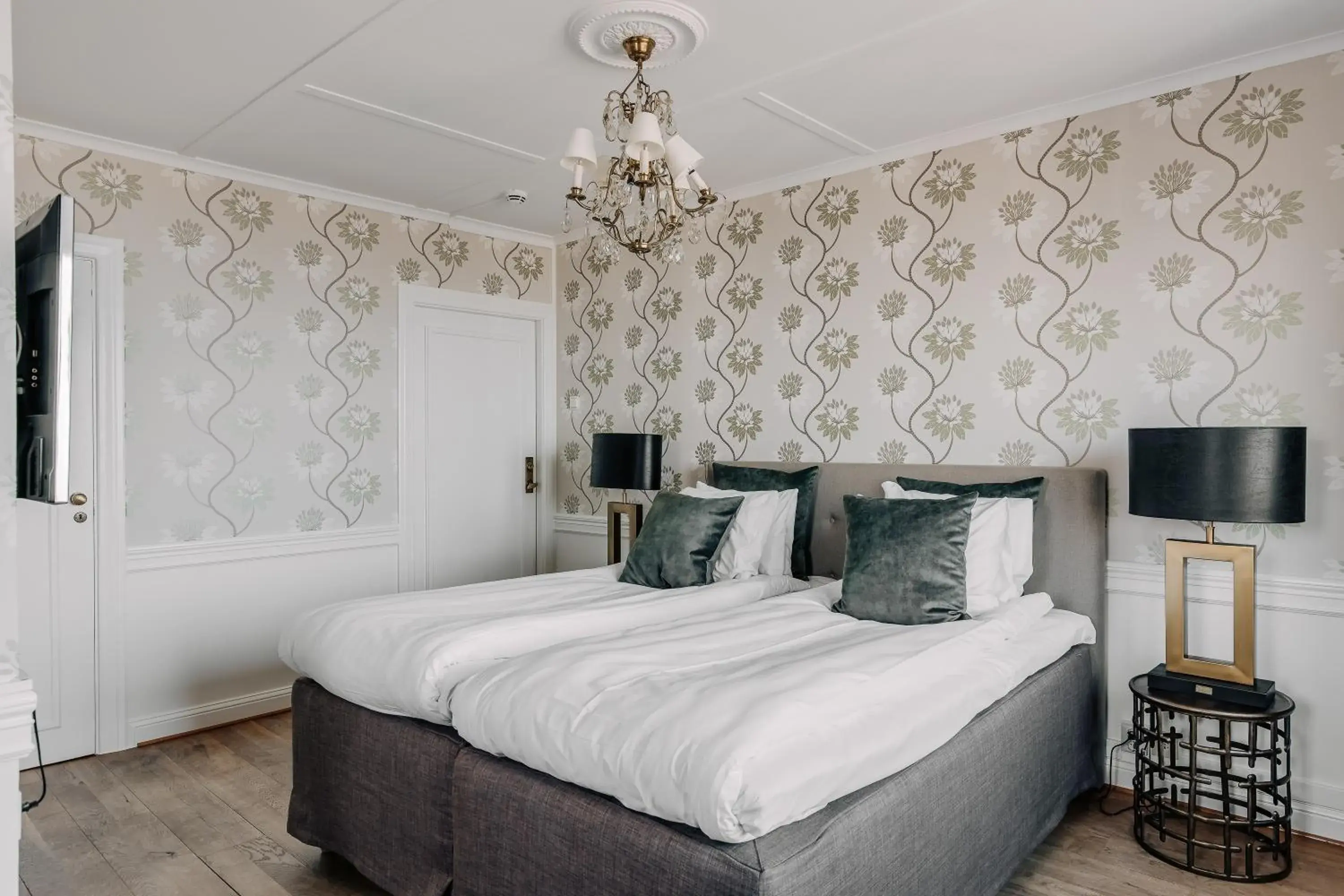 Superior Double or Twin Room with Lake View in Hotel Gyllene Uttern Superior Double or Twin Room with Lake View in Hotel Gyllene Uttern