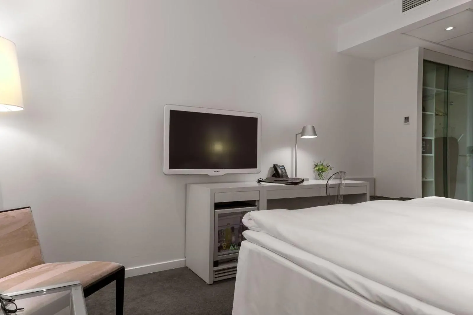 TV and multimedia, Bed in Hotel Riverton