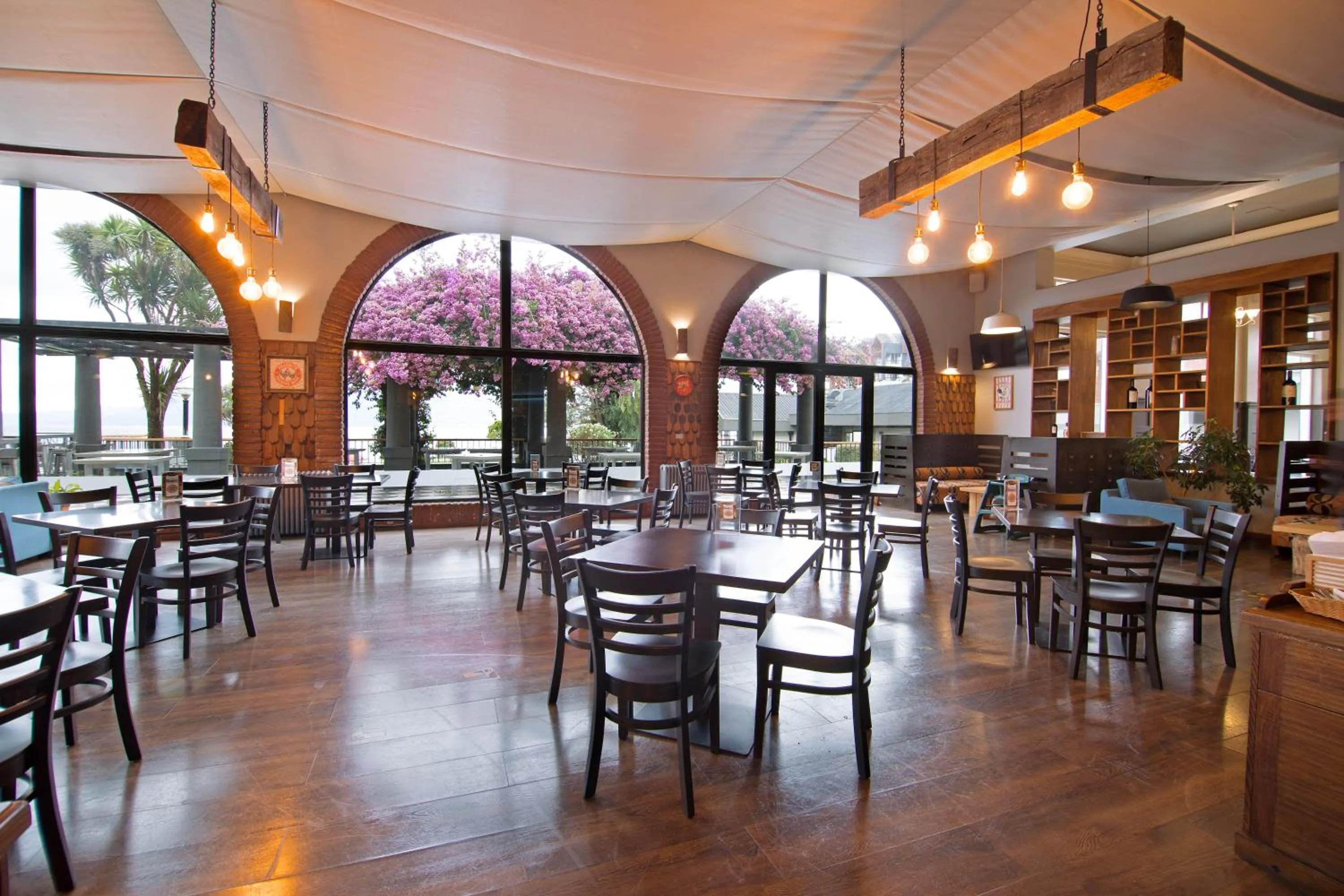 Restaurant/places to eat in Apart Enjoy Pucón