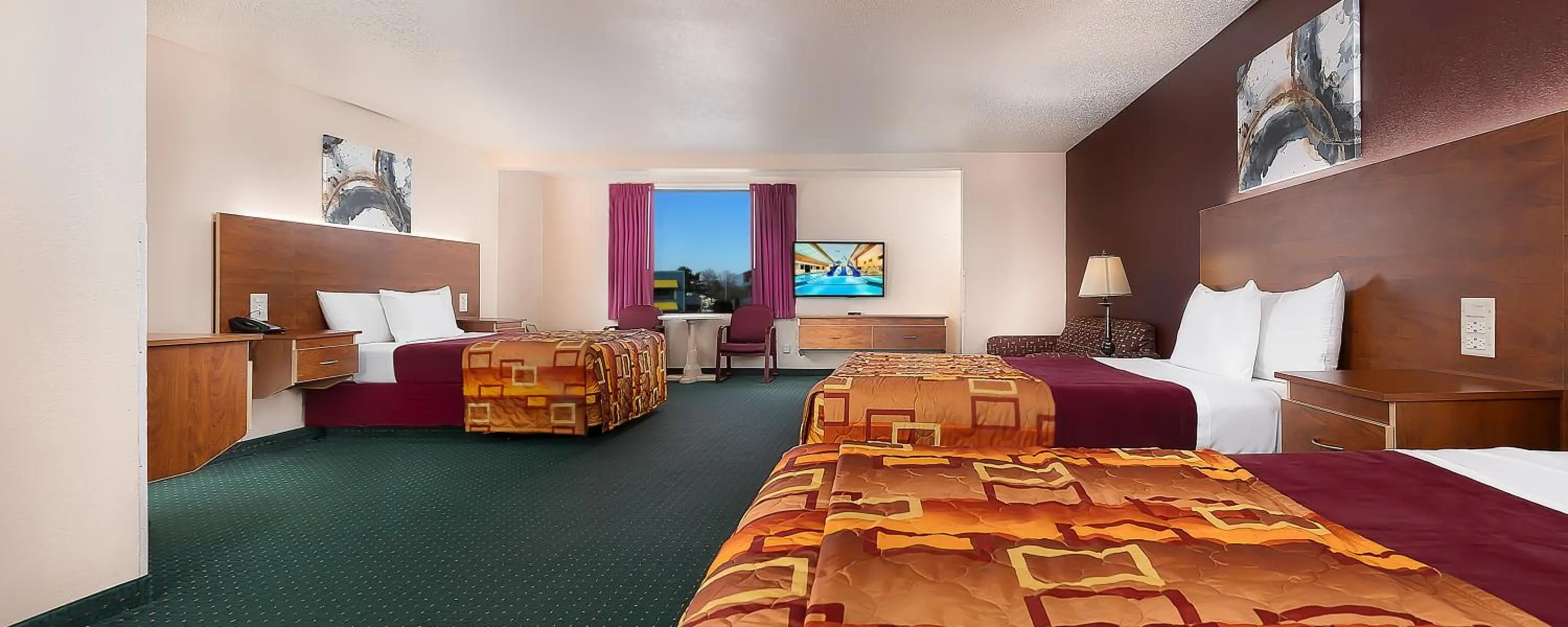 Bed in Grand Marquis Waterpark Hotel & Suites