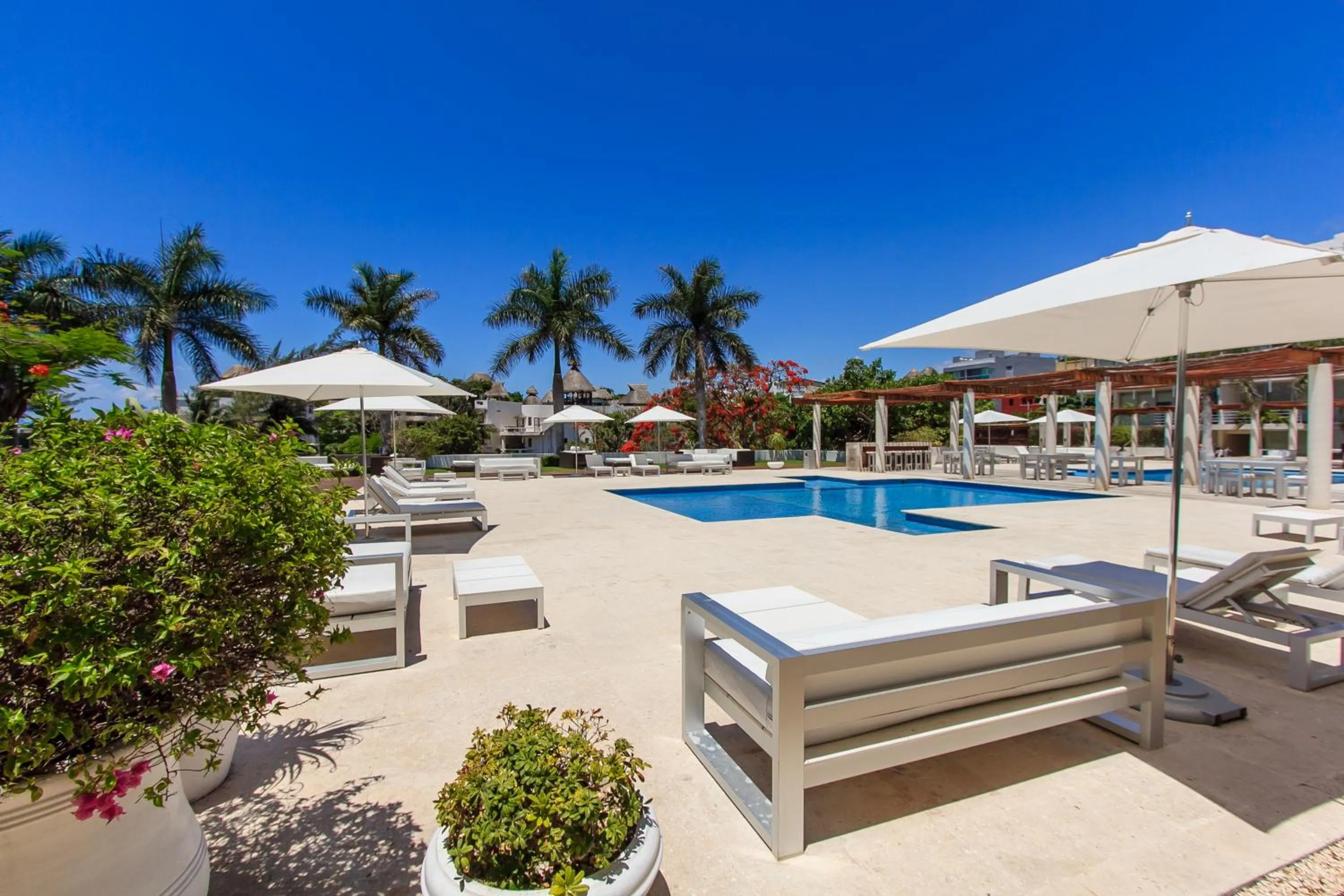 Swimming pool in Magia Beachside Condo