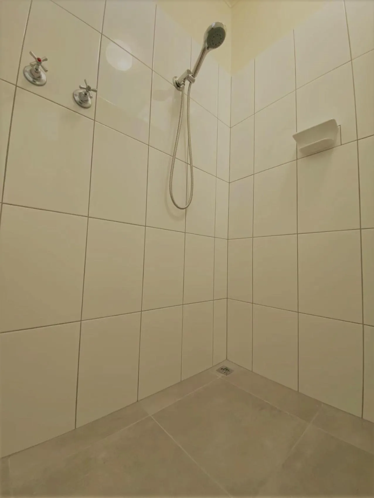 Shower in The Terang Motor Inn