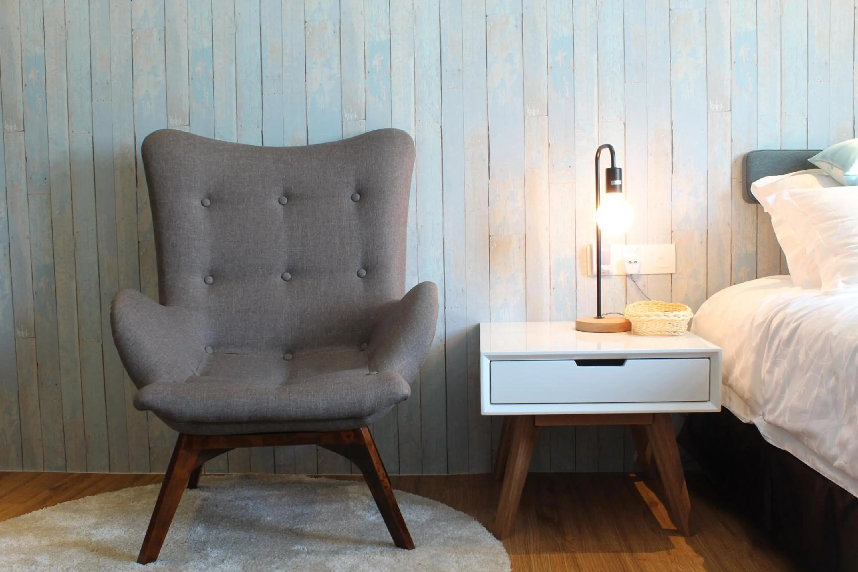 Seating area, Bed in Sojourn Spa Hotel