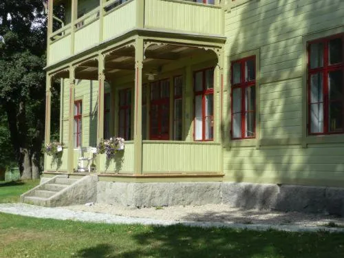 Facade/entrance in Ronneby Brunnspark Vandrarhem och B&B