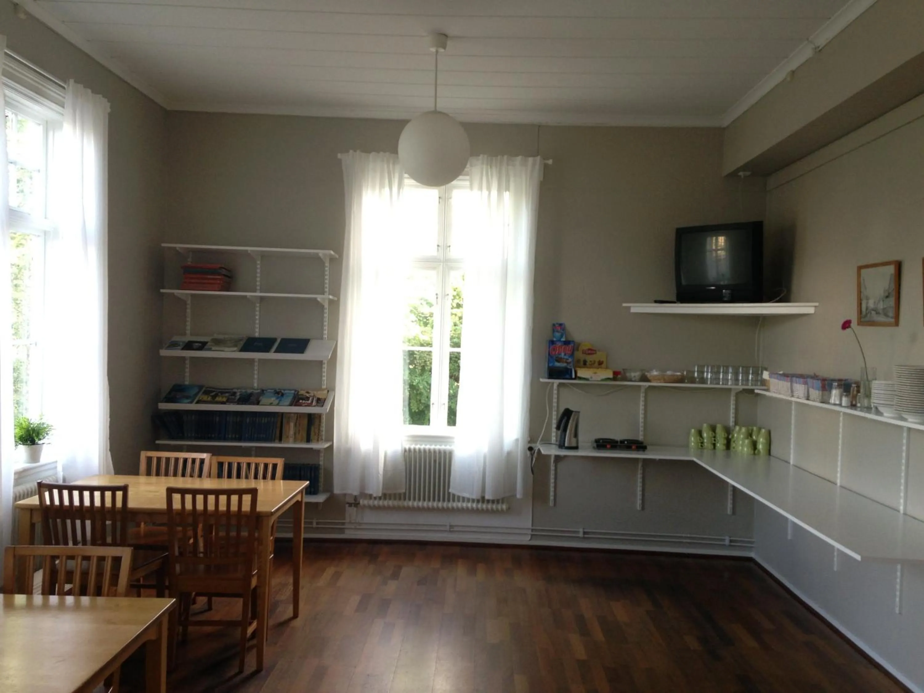 Restaurant/places to eat in Ronneby Brunnspark Vandrarhem och B&B