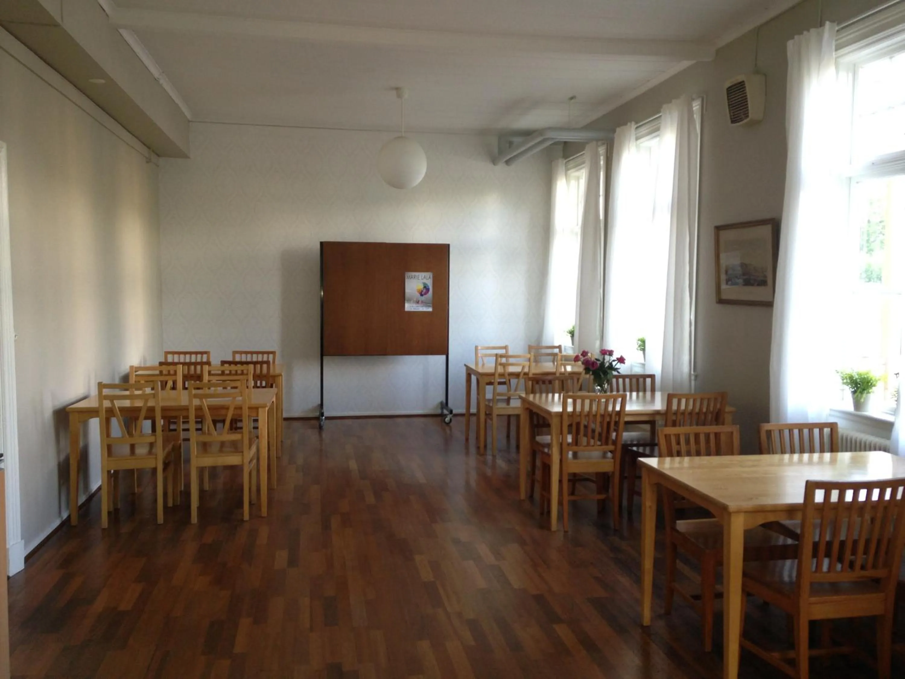 Restaurant/places to eat in Ronneby Brunnspark Vandrarhem och B&B