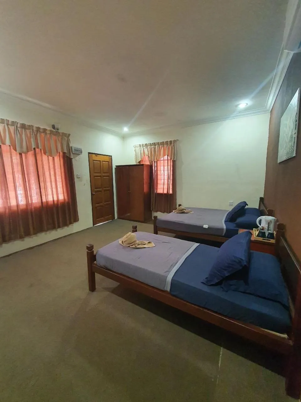 Photo of the whole room, Bed in NKS Chalet