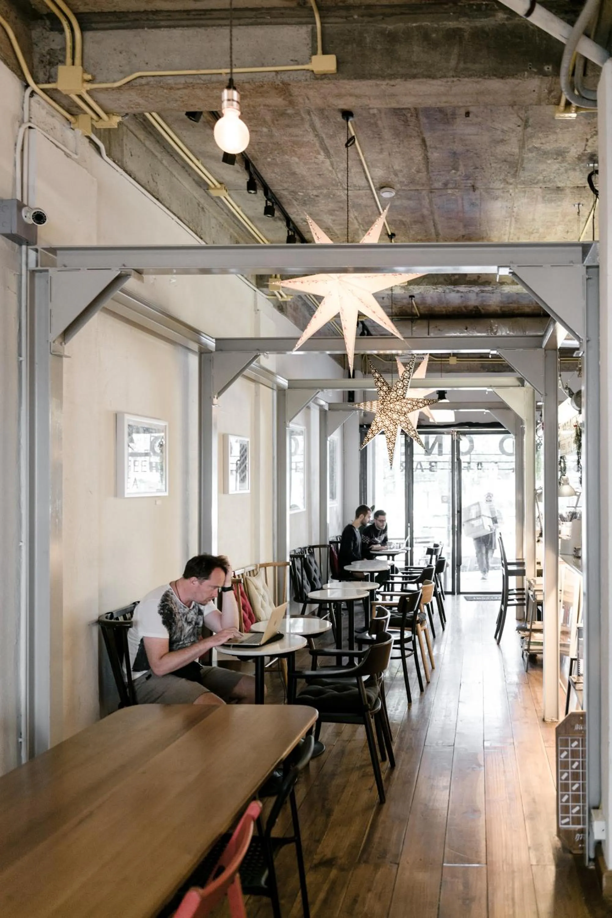 Good One Poshtel & Cafe Bar