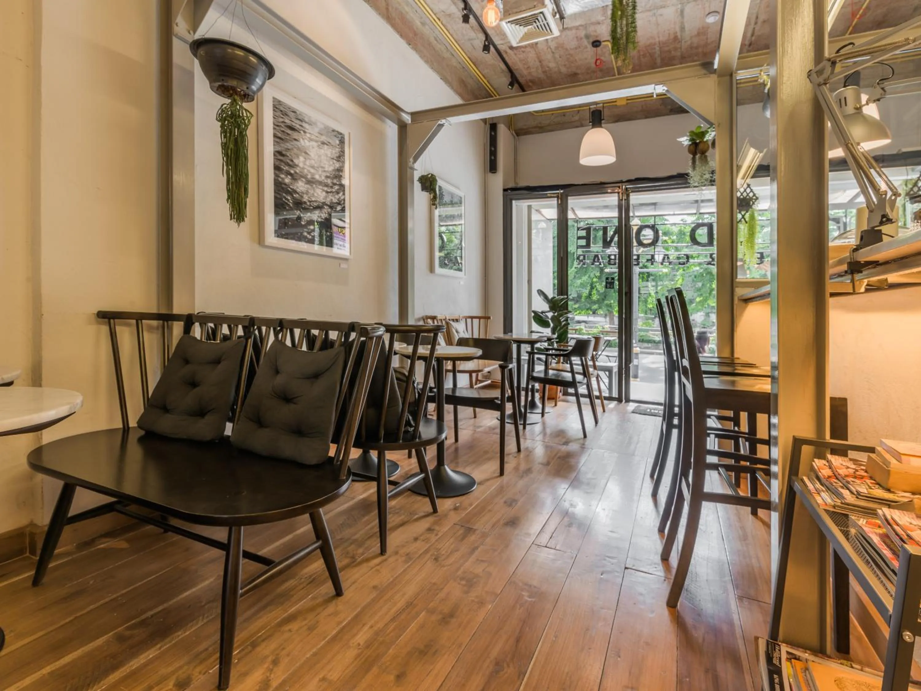 Facade/entrance in Good One Poshtel & Cafe Bar