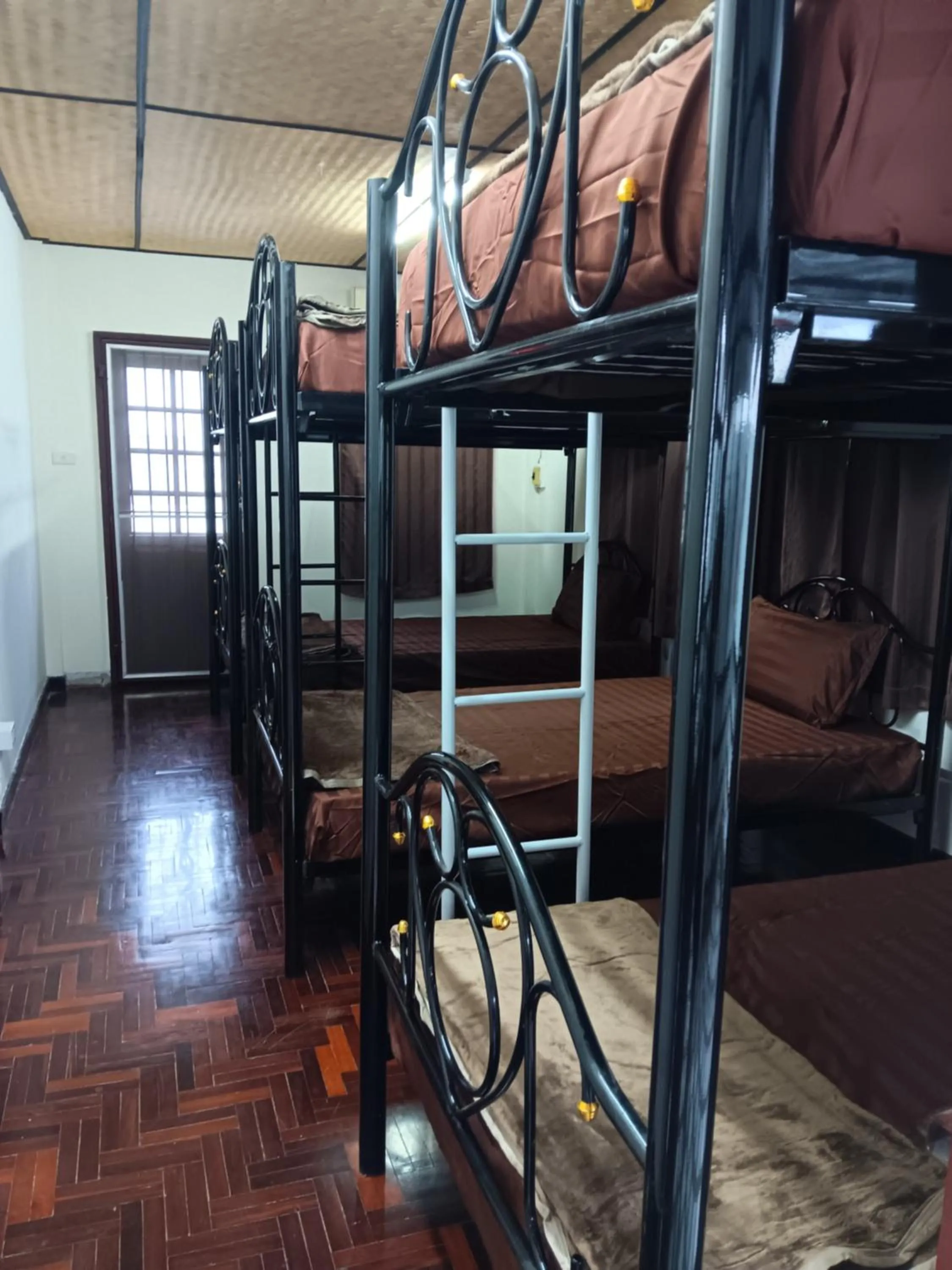 bunk bed, Bed in Hug Glur House Tour and Hostel