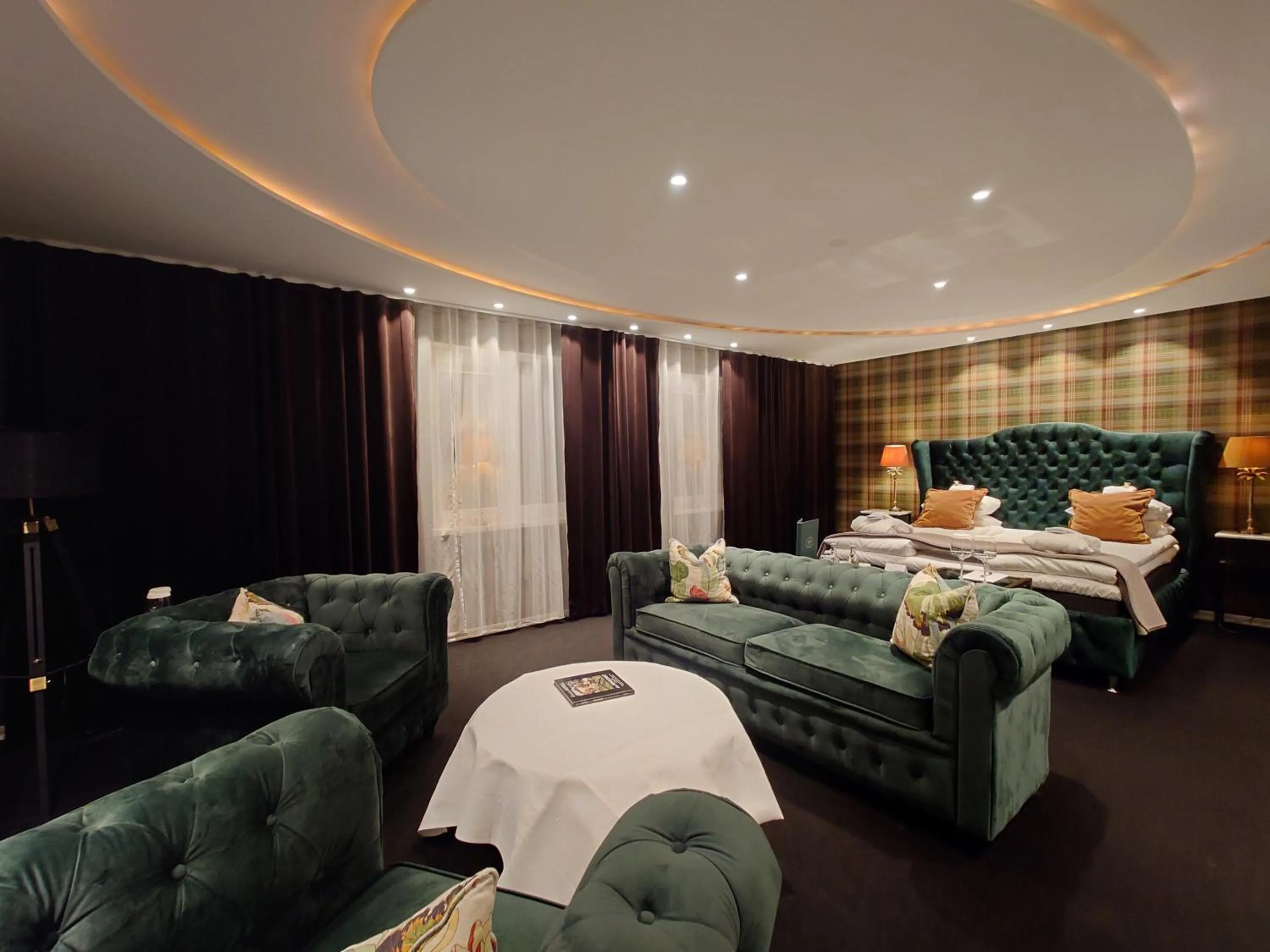 Photo of the whole room, Bed in Palace Hotell