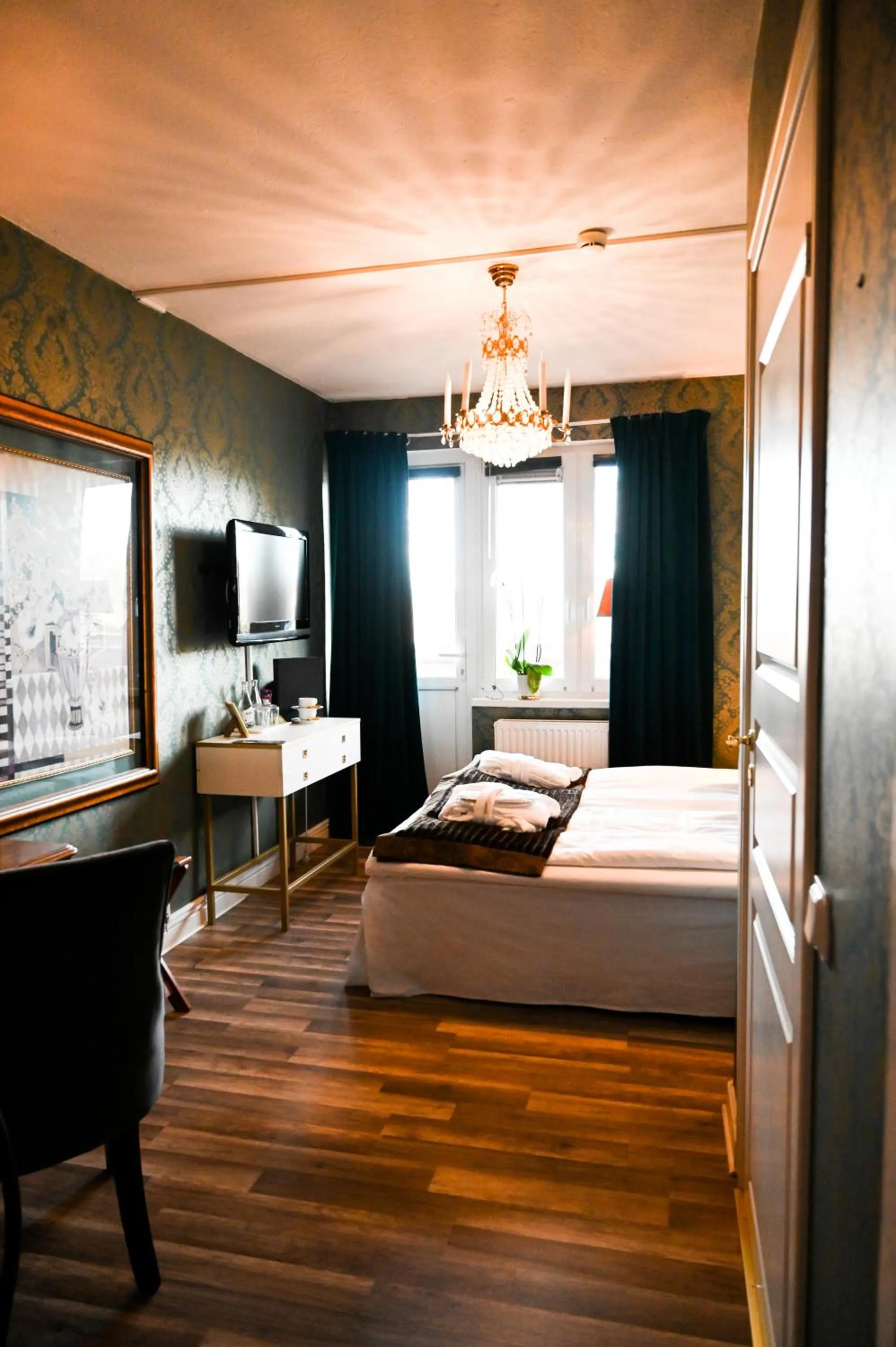 Bed in Palace Hotell