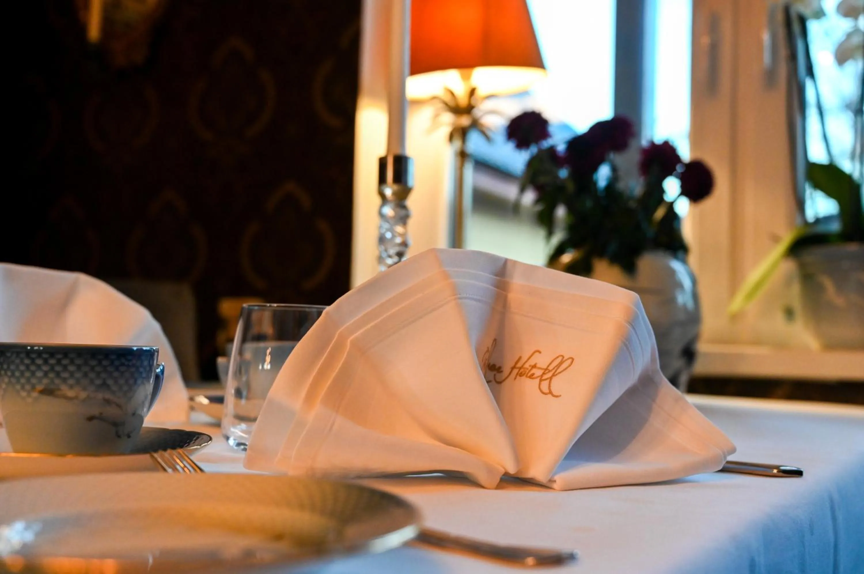 Restaurant/places to eat in Palace Hotell