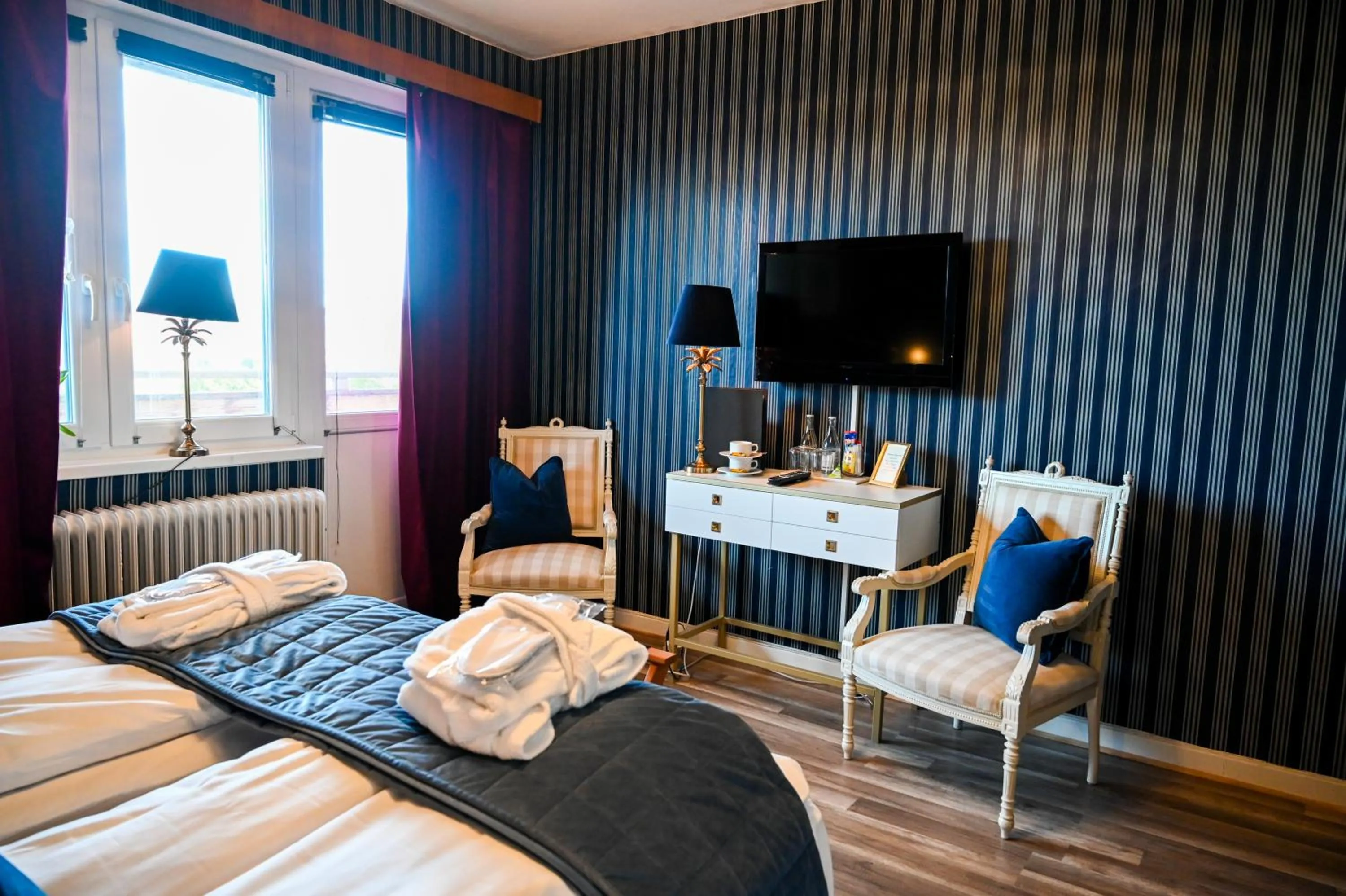 Bed in Palace Hotell