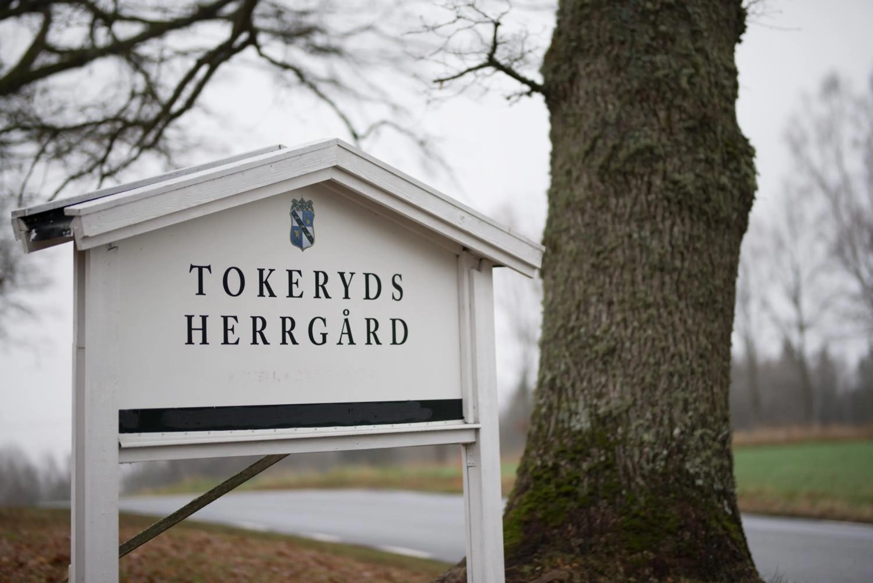 Property logo or sign in Tokeryds Herrgård