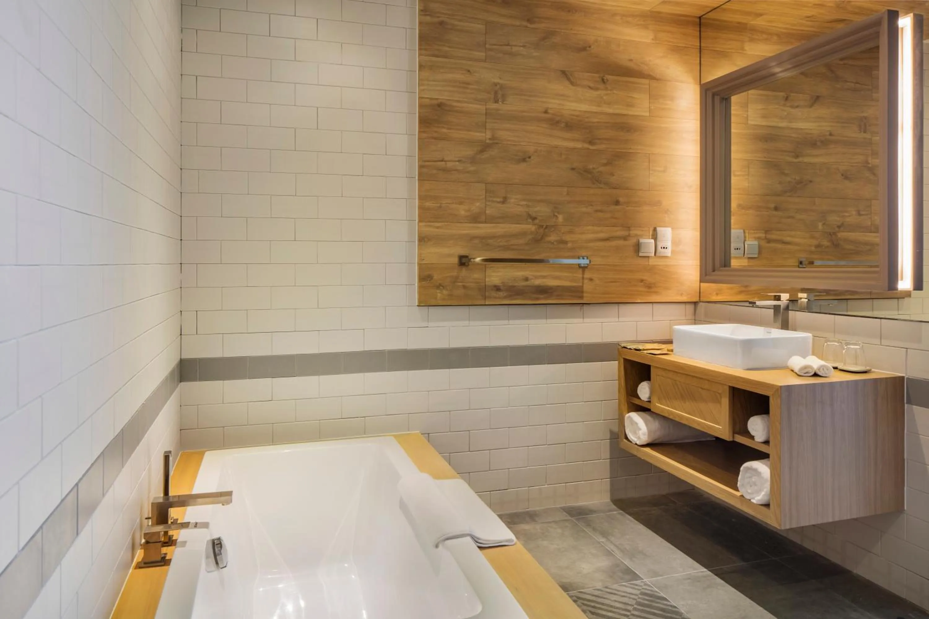 Fusion Suites Saigon