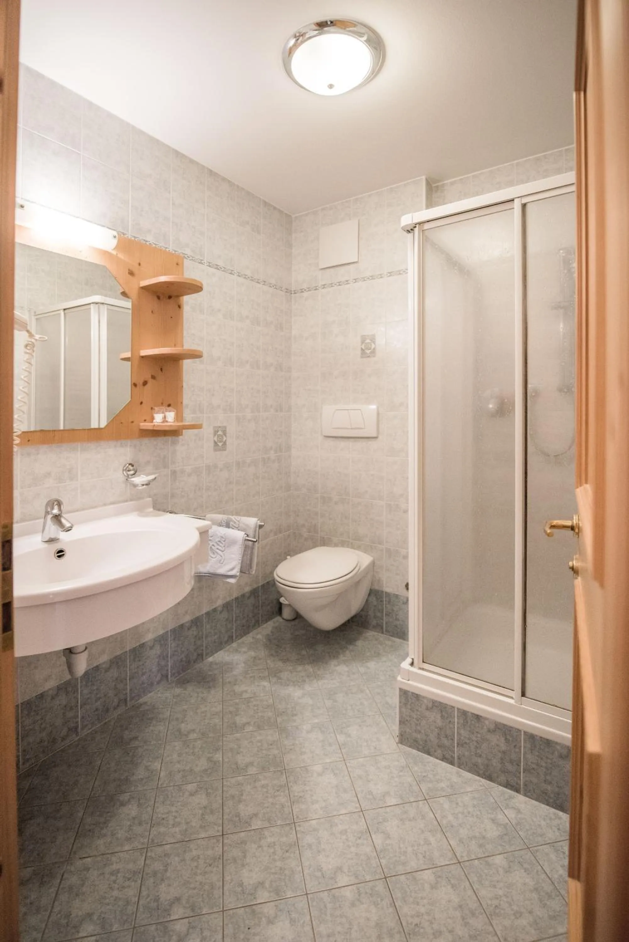 Shower in Hotel Rosenheim