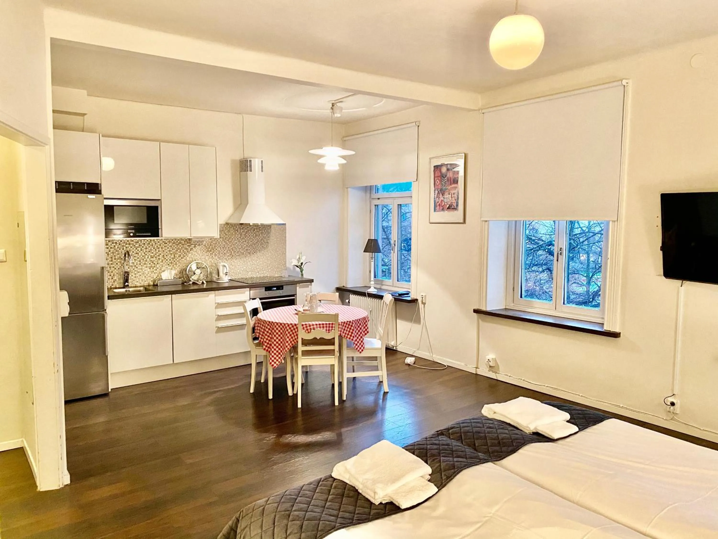 Photo of the whole room, Kitchen/Kitchenette in Hotell Göta