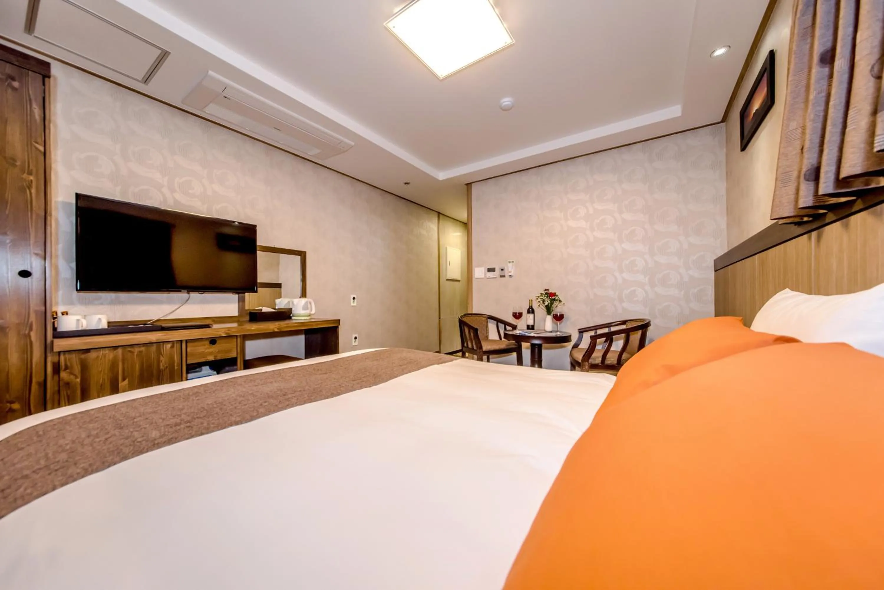 Photo of the whole room, Bed in Index Hotel J Dream Jeju