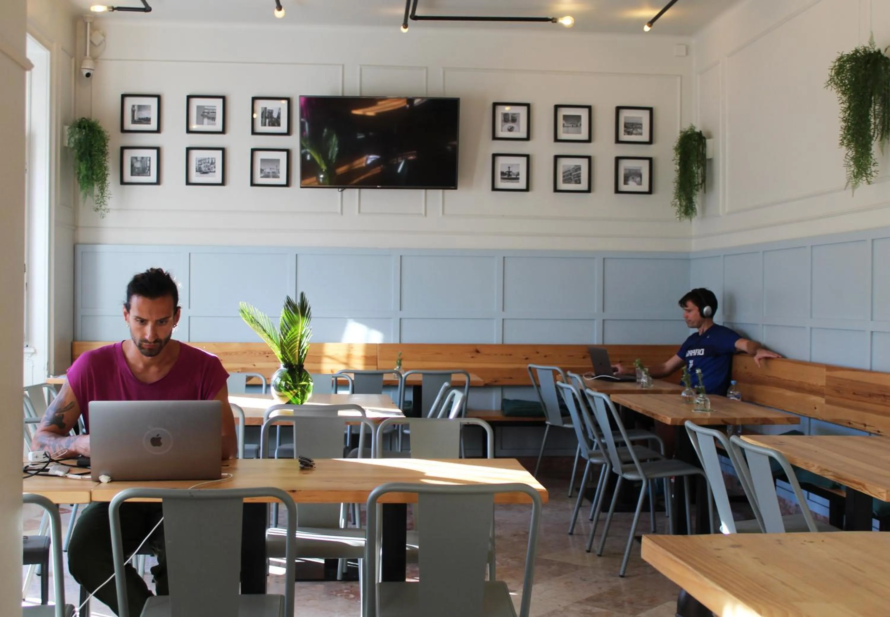 Area and facilities in Sant Jordi Hostels Lisbon