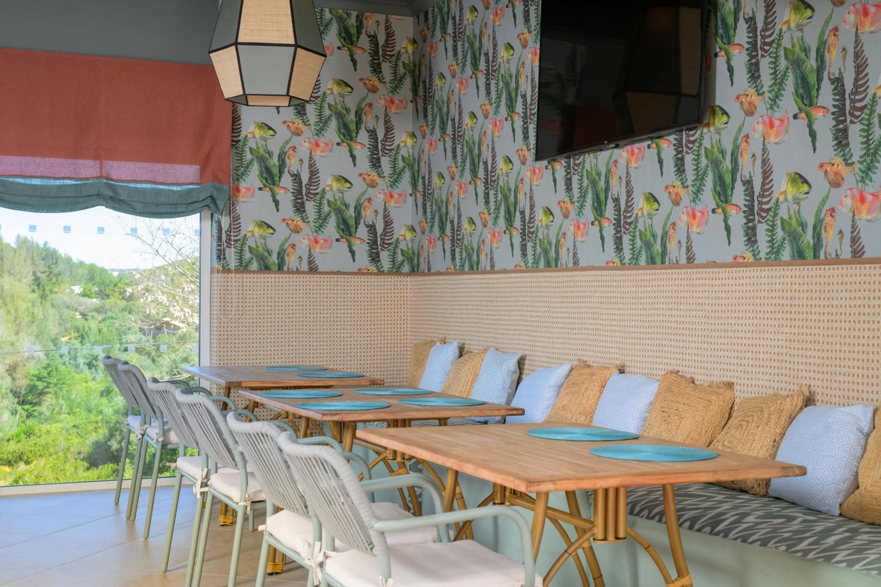 Restaurant/places to eat in NAU Salema Beach Village