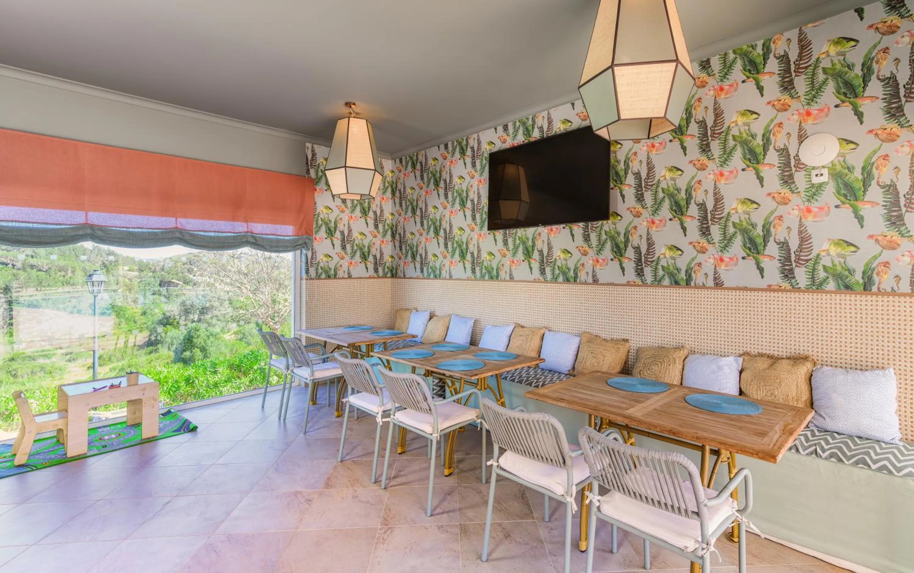 Restaurant/places to eat in NAU Salema Beach Village