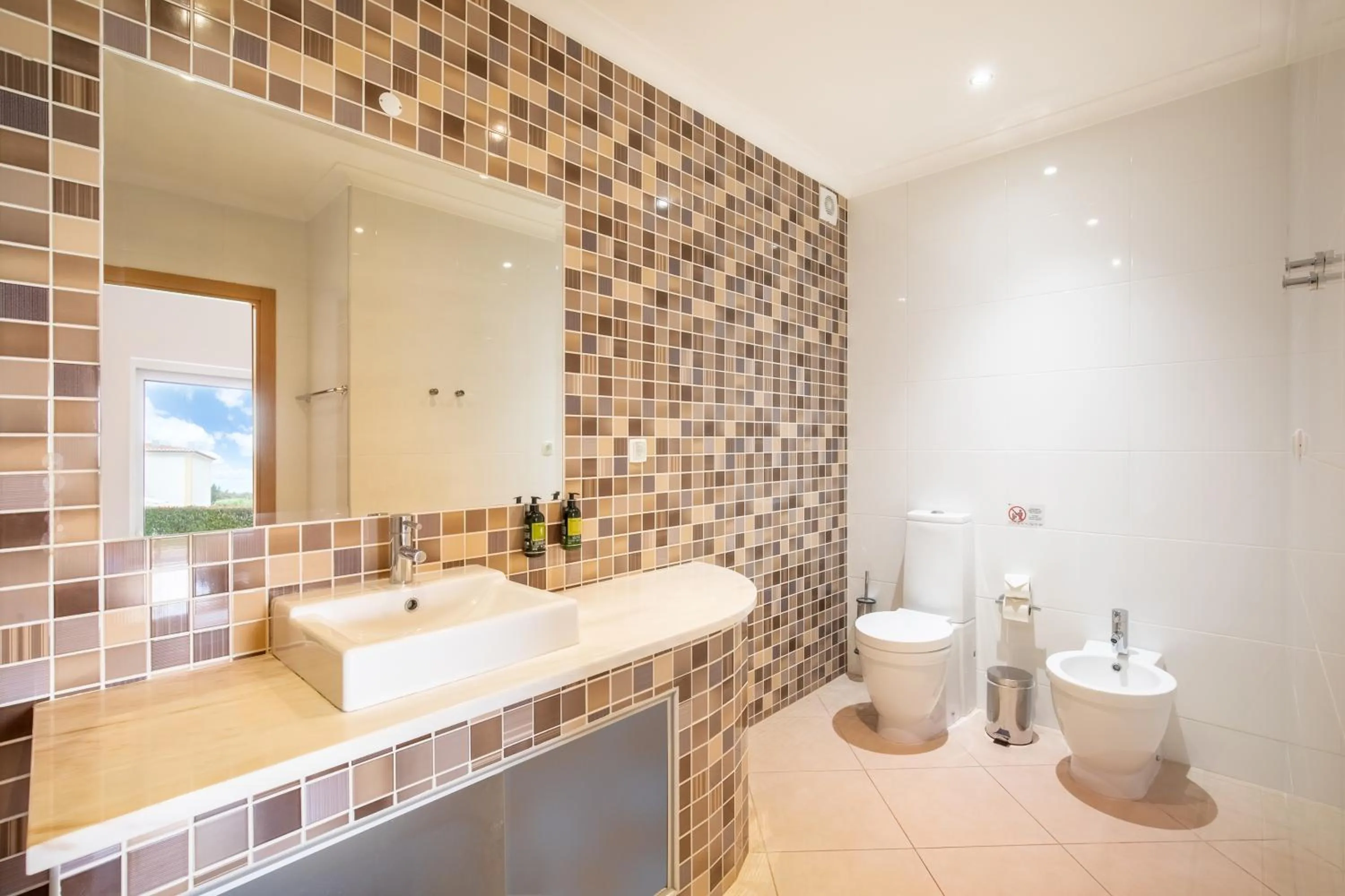 Toilet in NAU Salema Beach Village