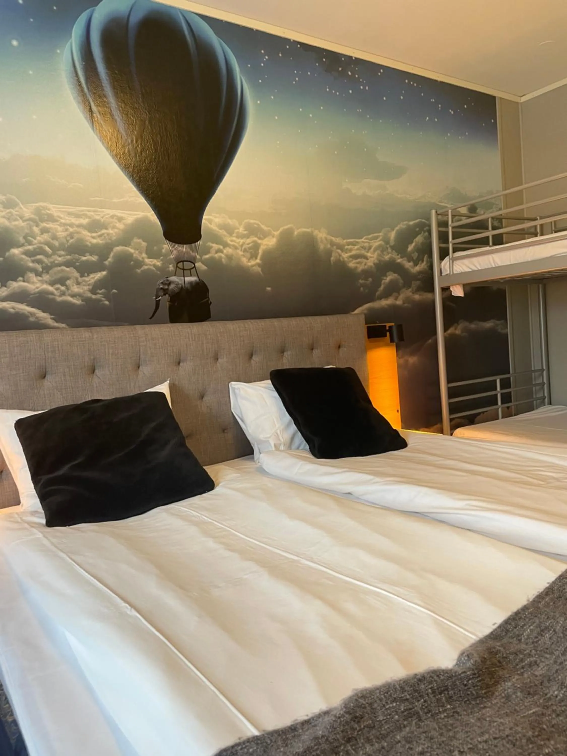 Bedroom, Bed in Björkbackens Karaktärshotell