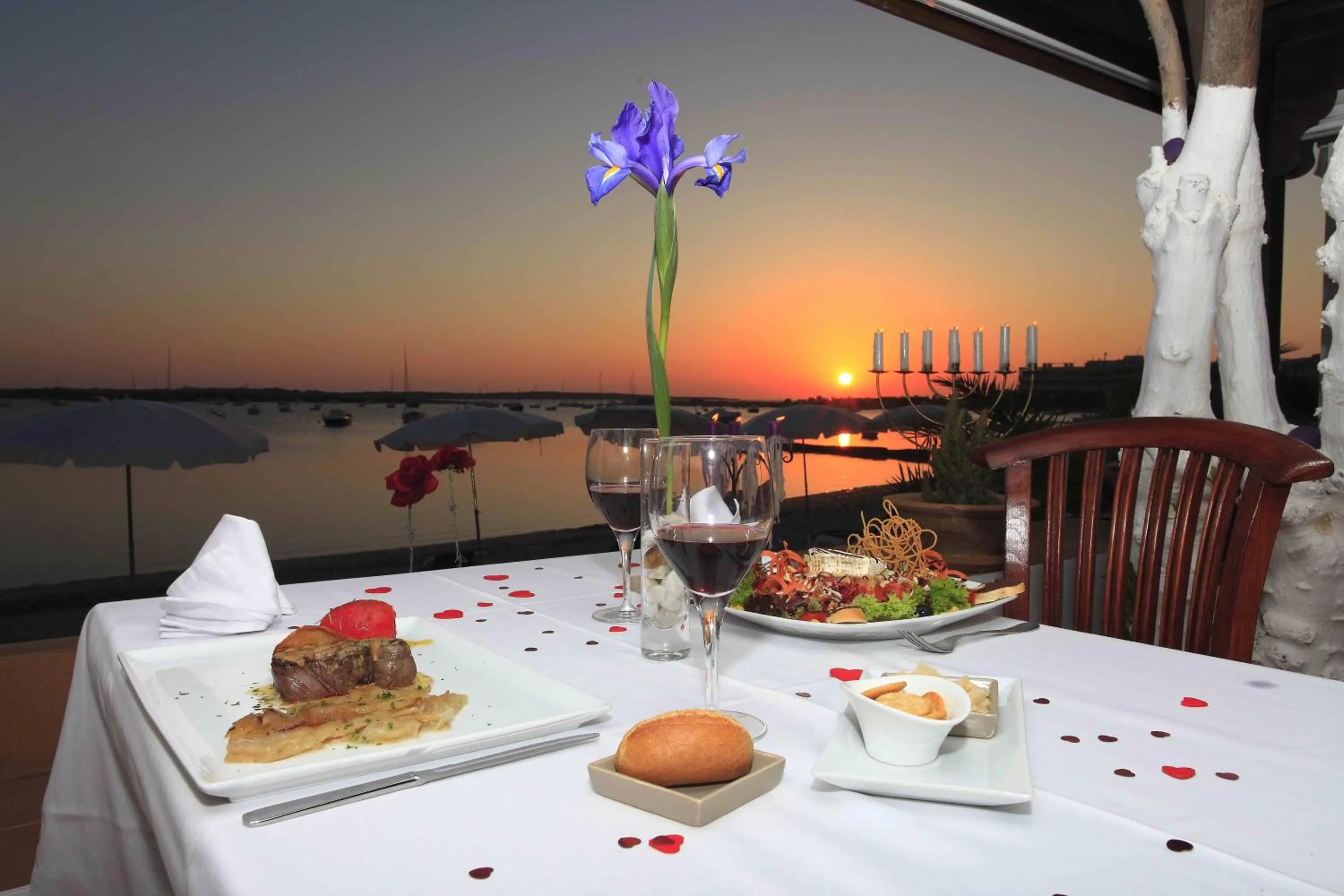 Restaurant/places to eat in Hostal la Savina