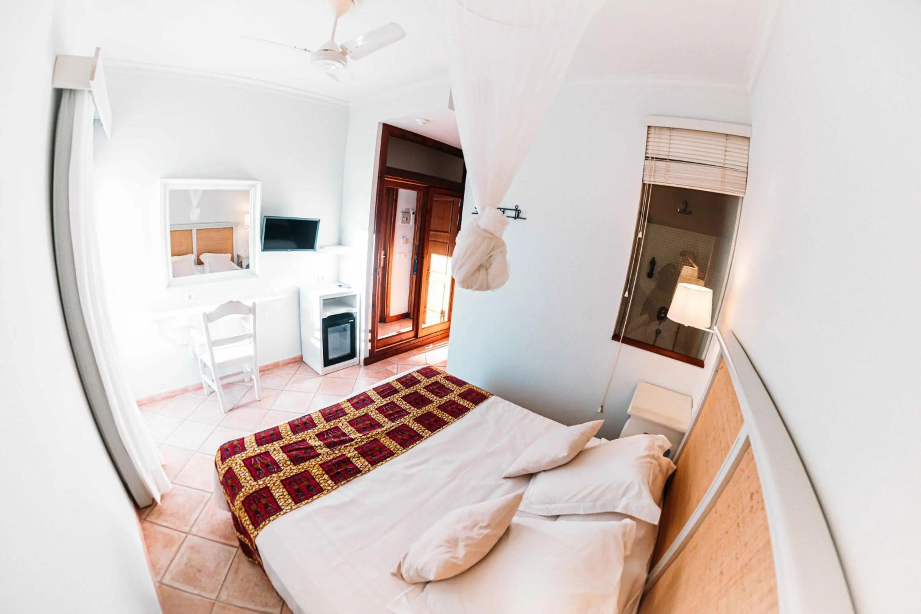 Photo of the whole room, Bed in Hostal la Savina