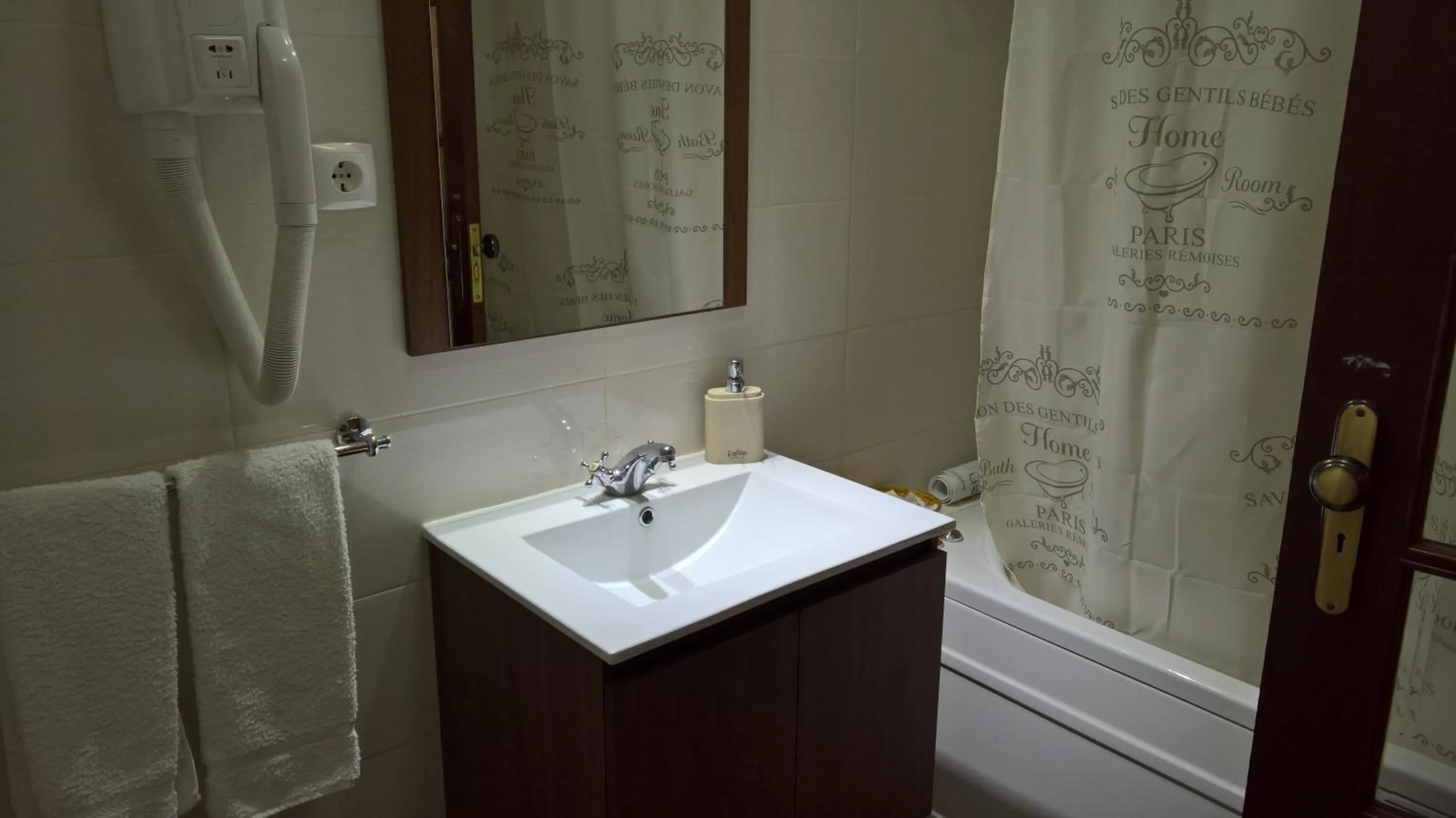 Bathroom in Estalagem da Liberdade