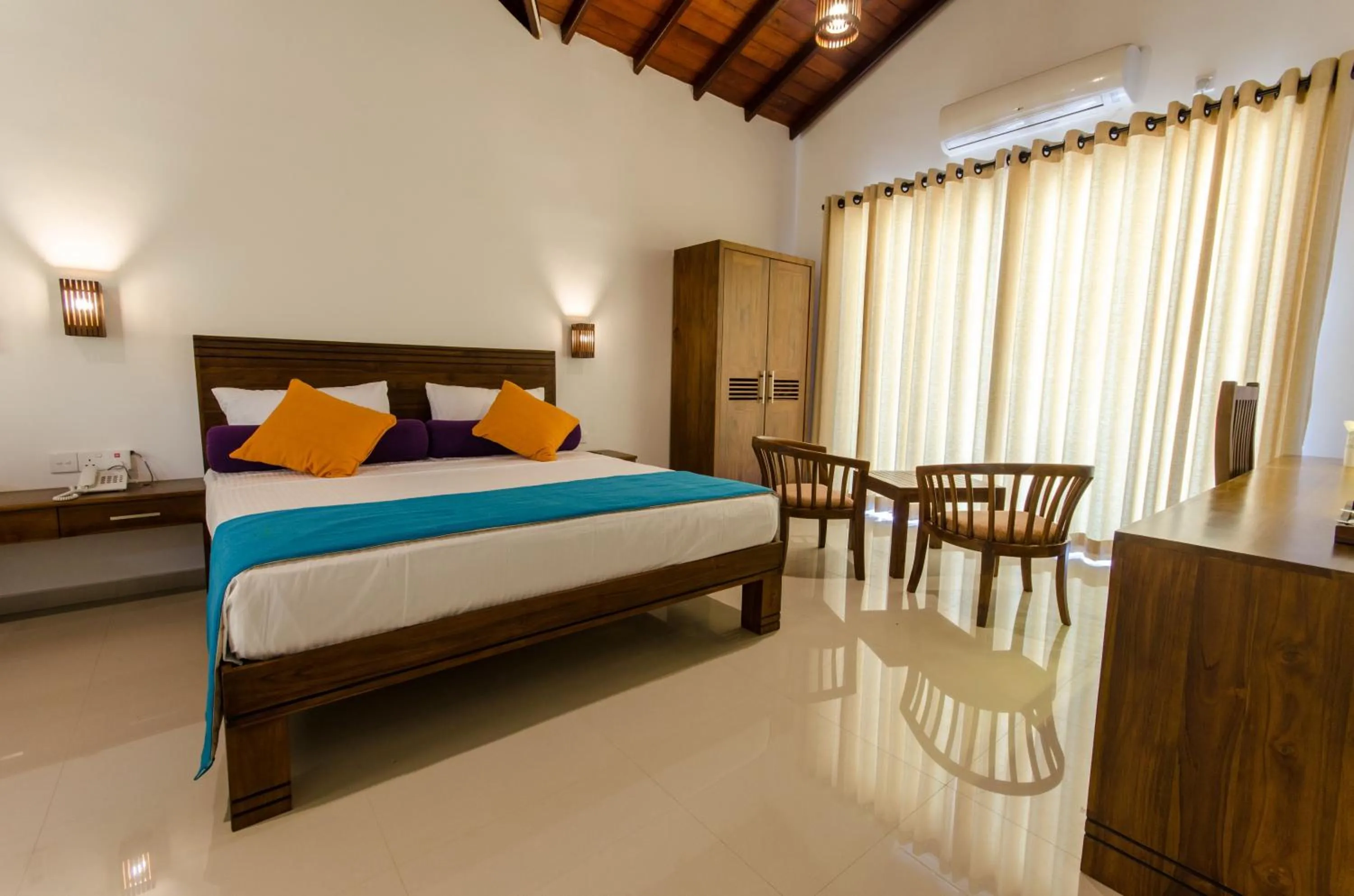 Photo of the whole room, Bed in Okwin Resort