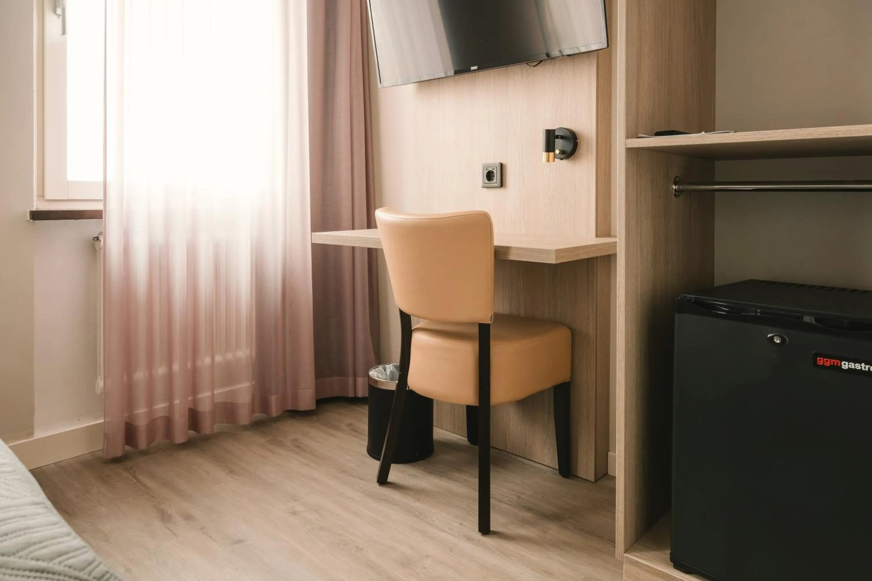 Bed in Dream - Luxury Hostel