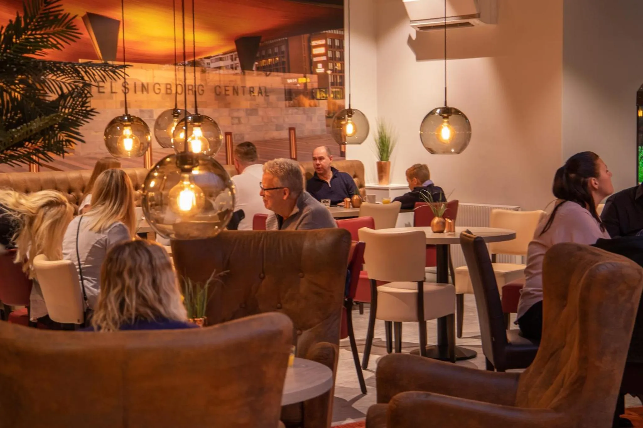 People in Dream - Luxury Hostel