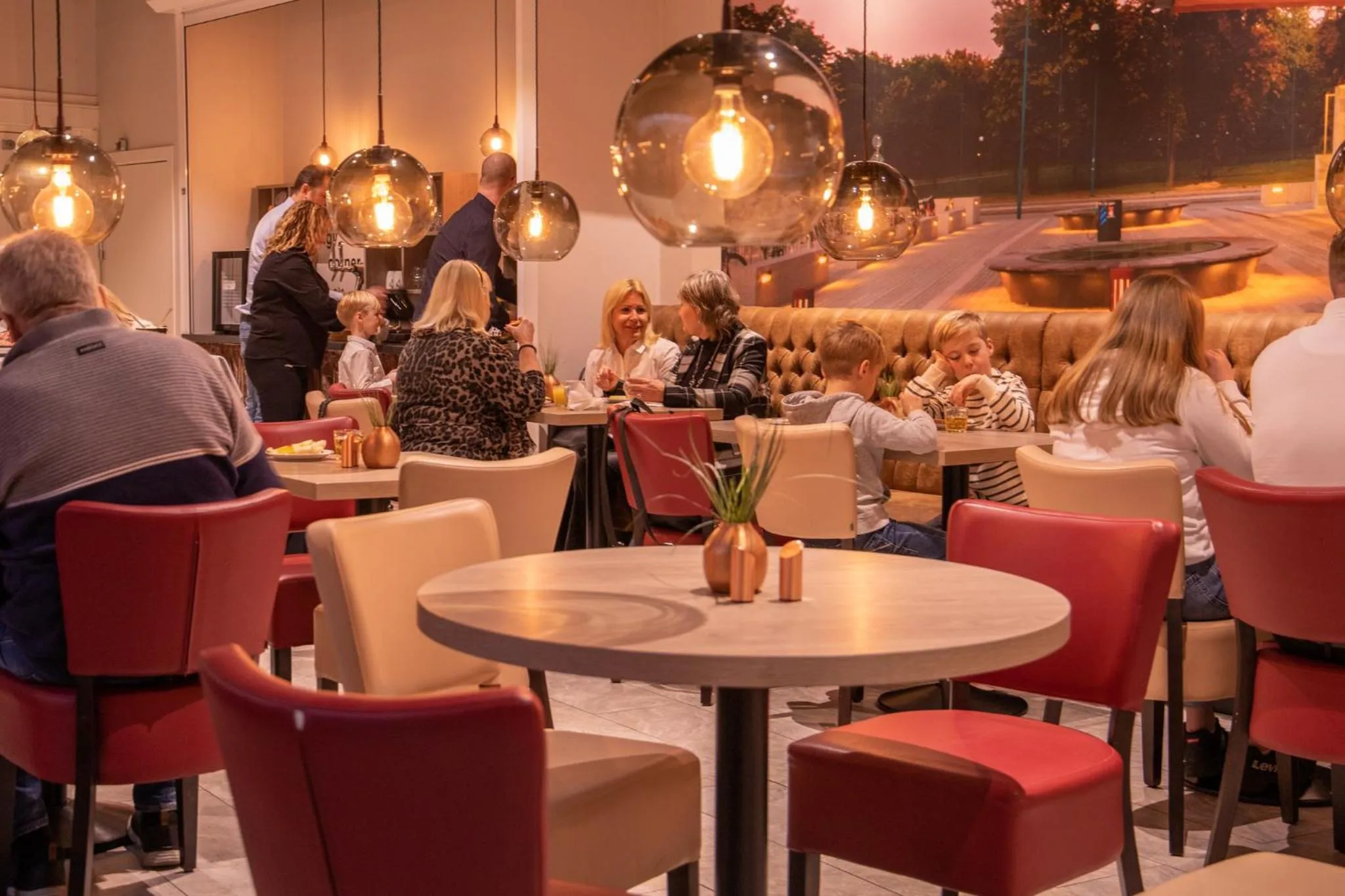 People in Dream - Luxury Hostel