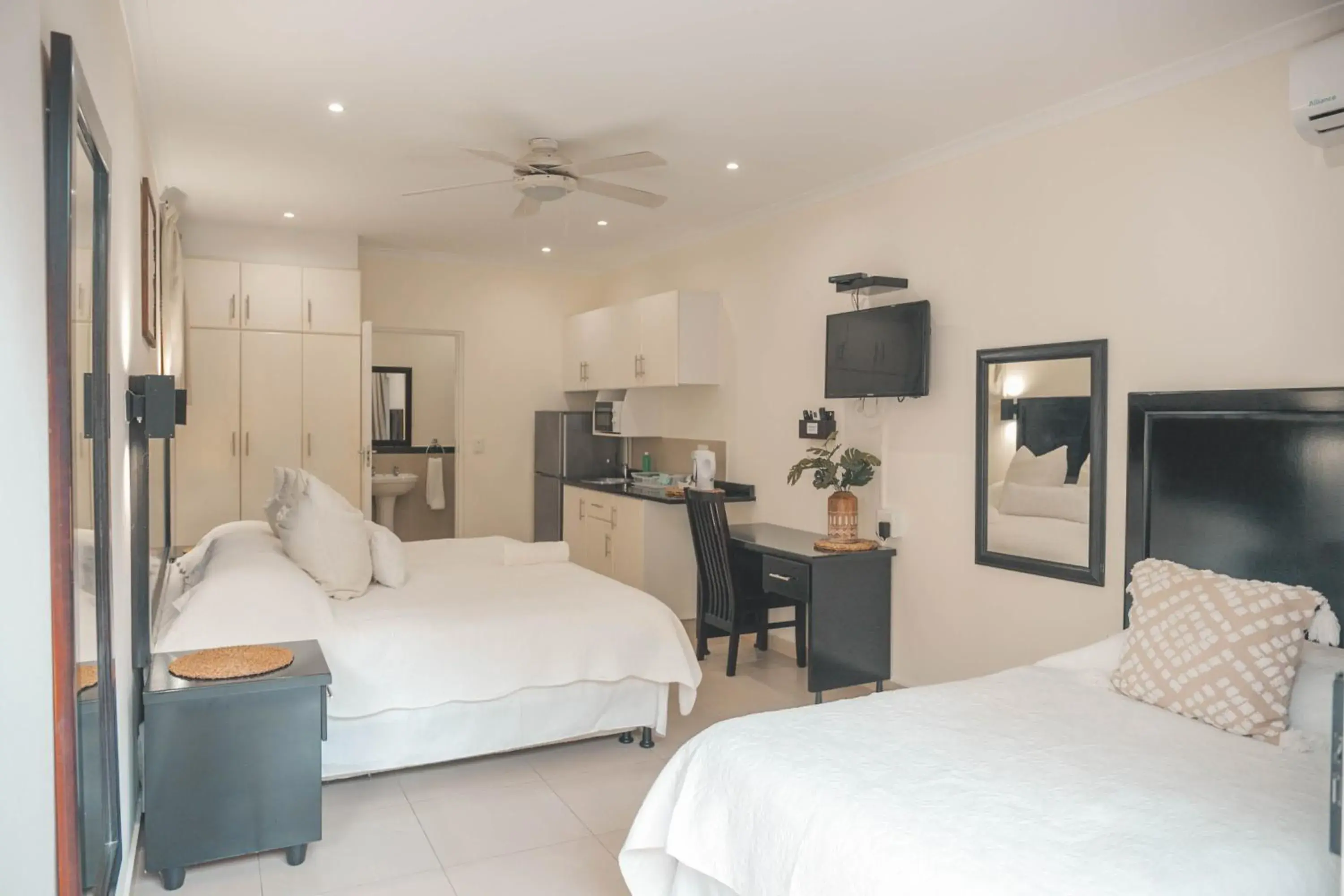 Family Room - single occupancy in Beside Still Waters Boutique Hotel Family Room - single occupancy in Beside Still Waters Boutique Hotel