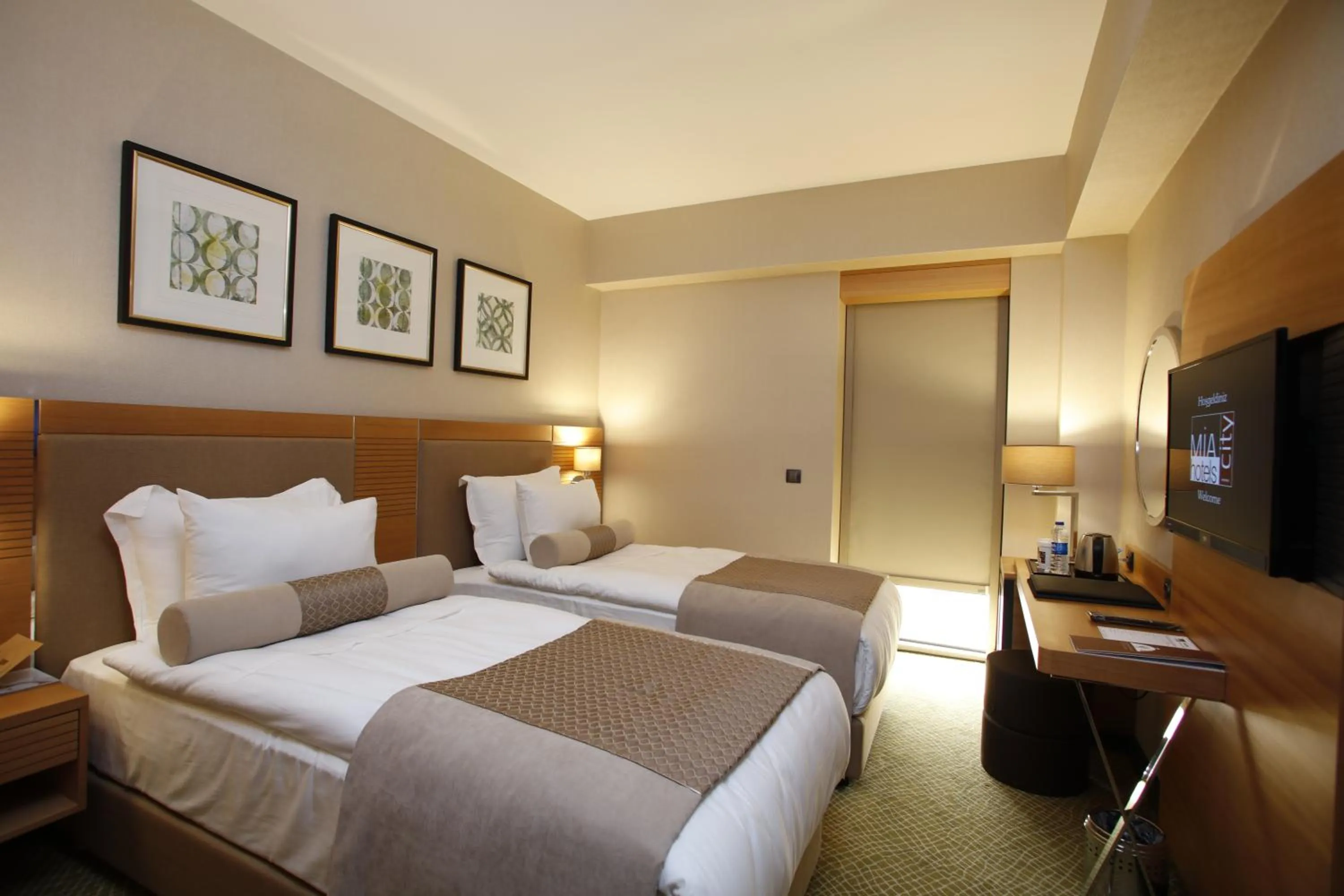 Bedroom, Bed in Mia City Hotel