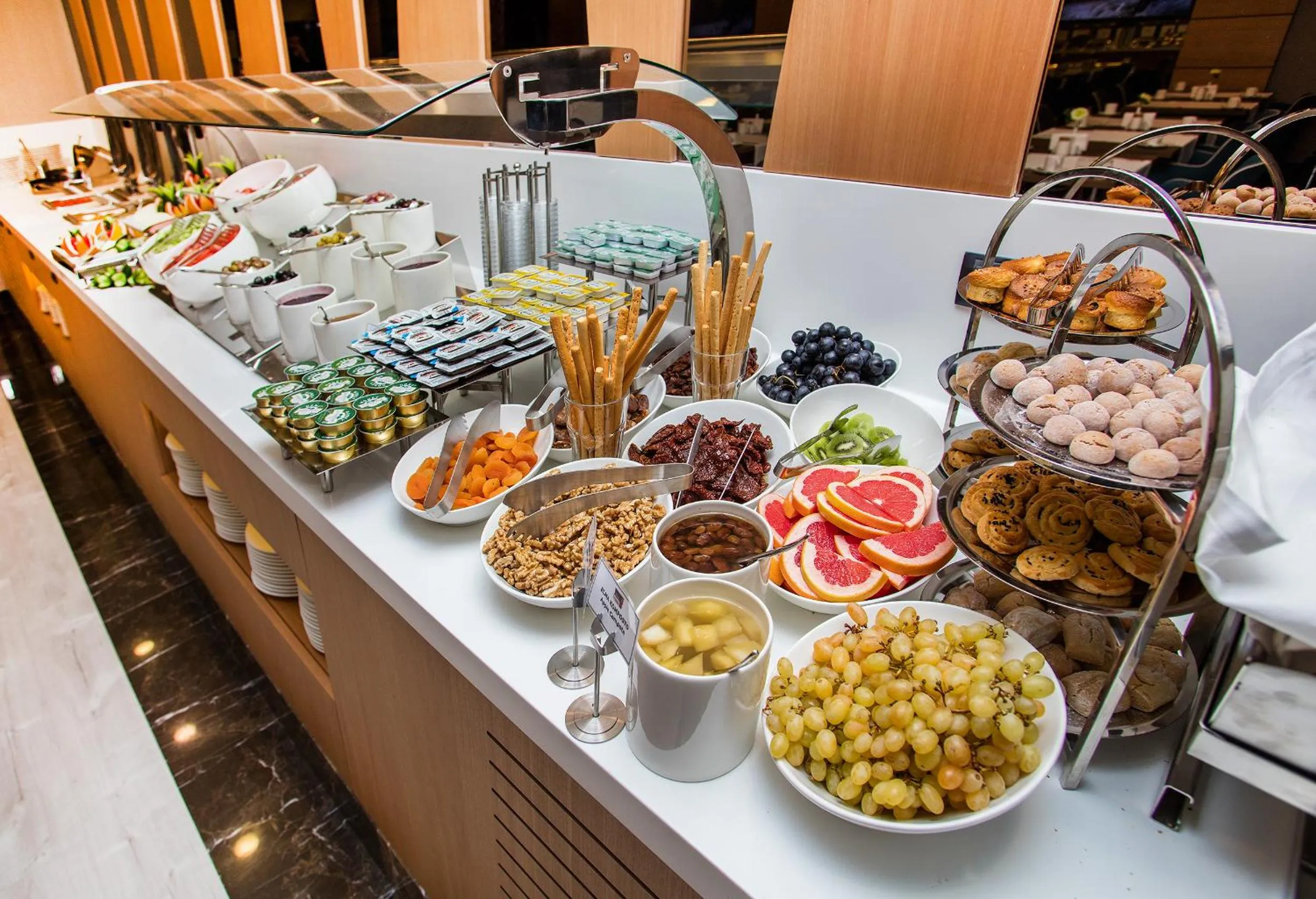 Food and drinks in Mia City Hotel