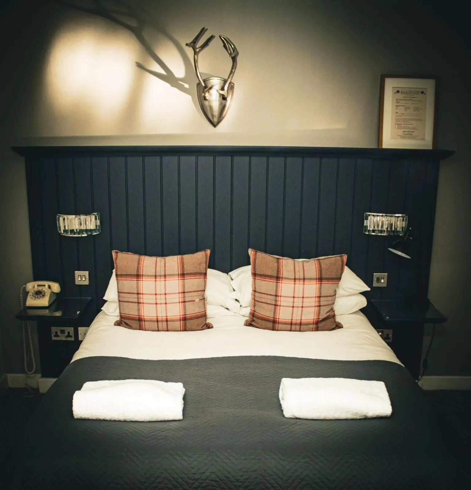 Bedroom in The Ragged Cot