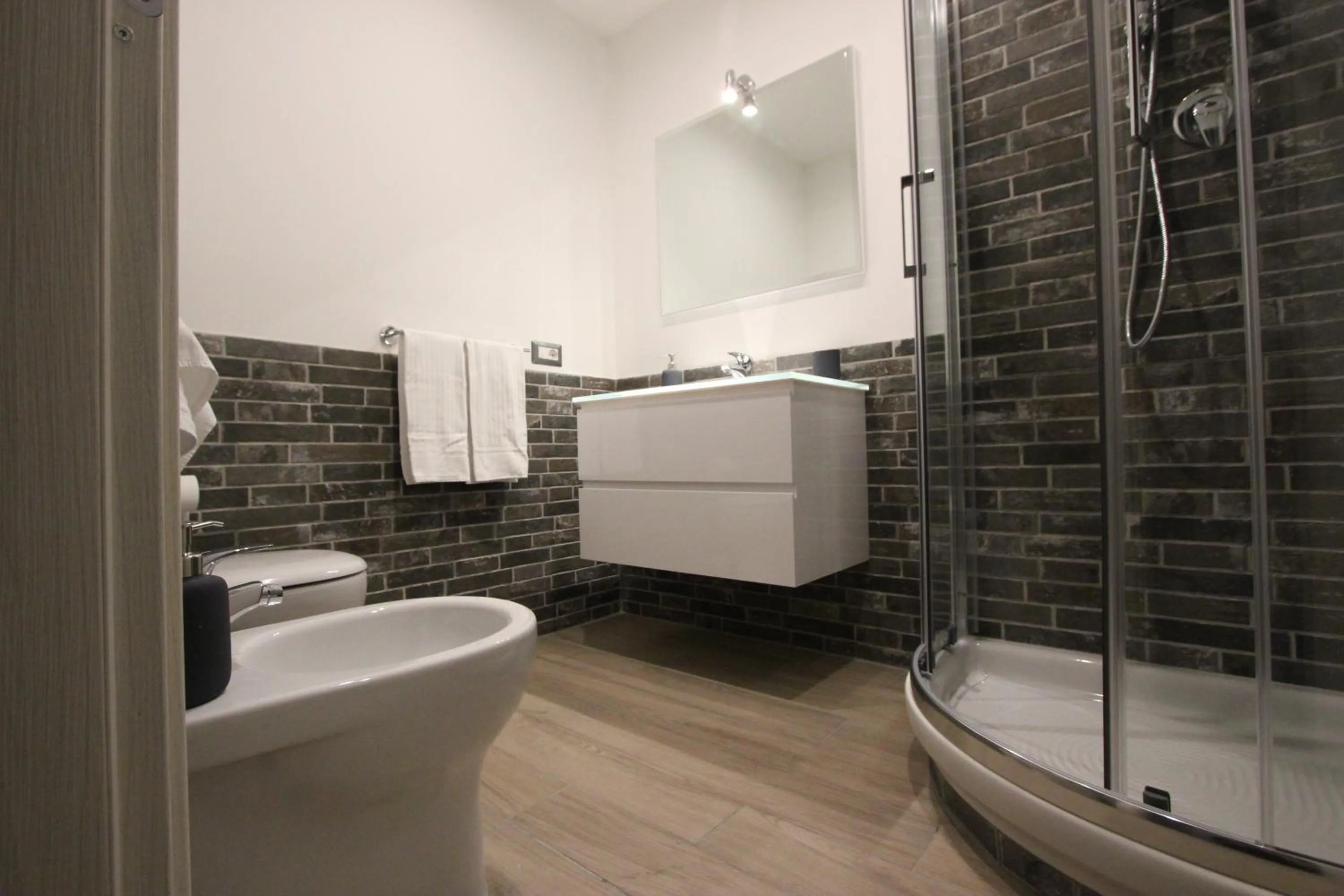 Bathroom in Pianeta Roma 127