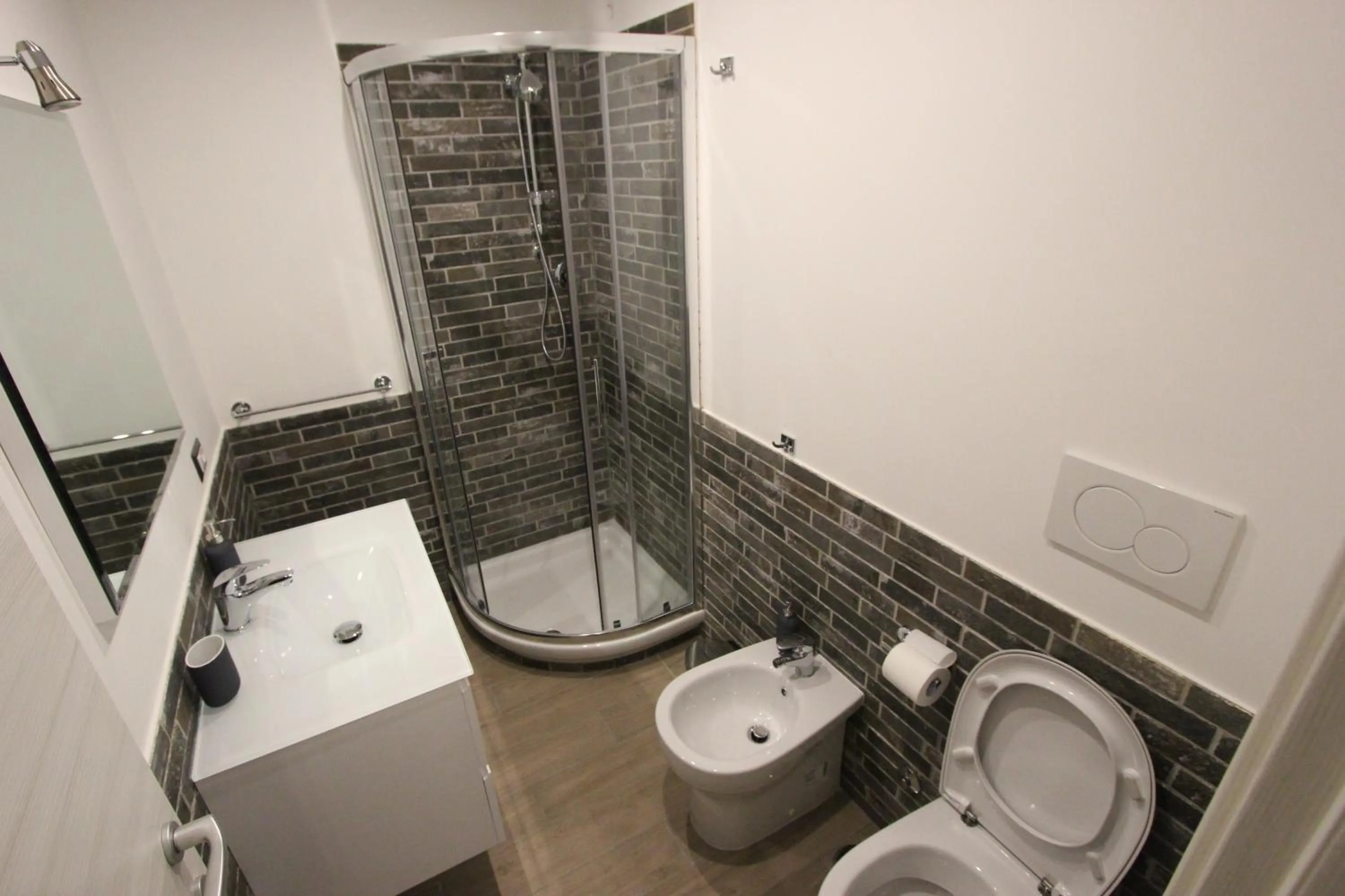 Bathroom in Pianeta Roma 127